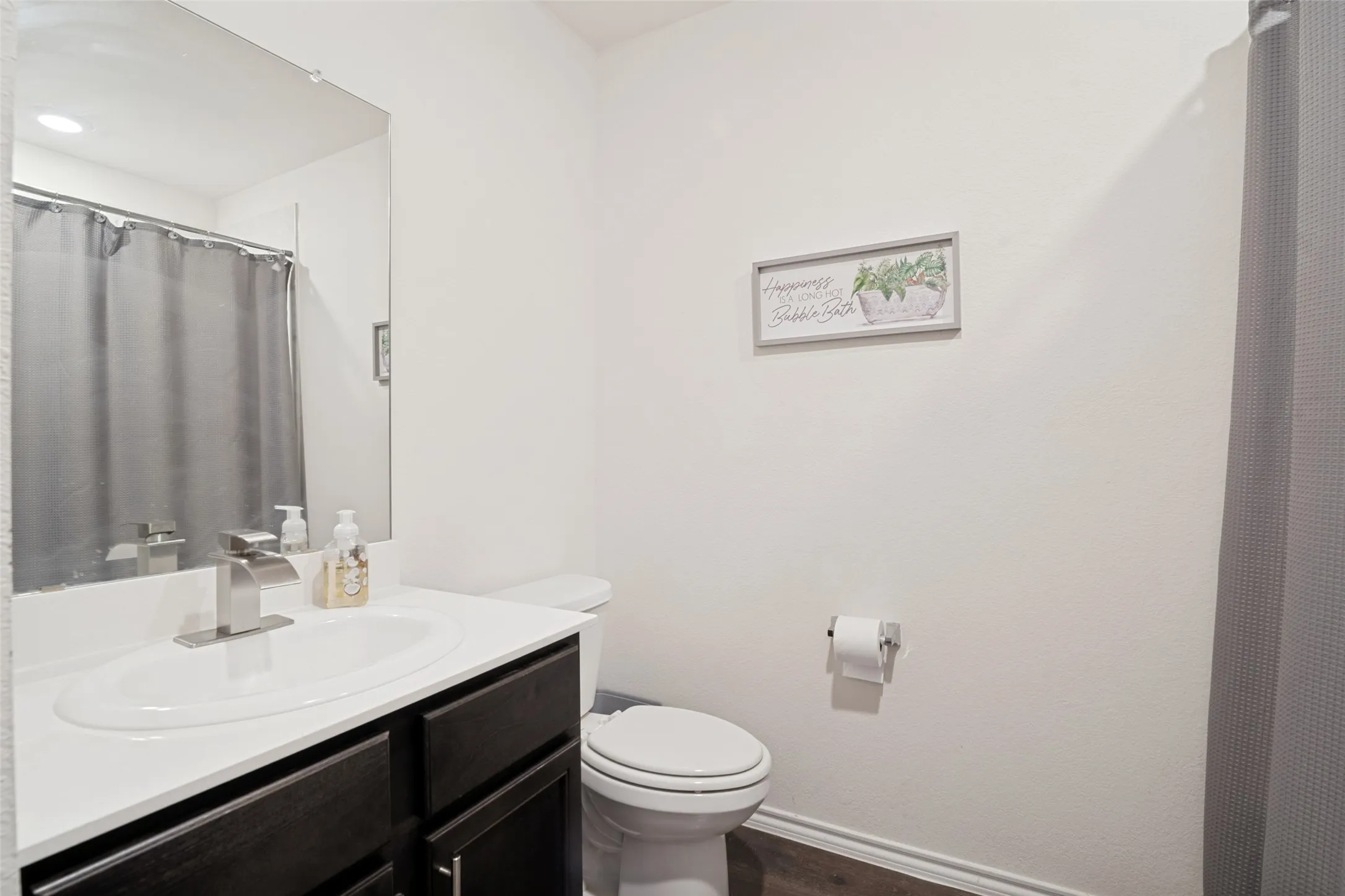 Single Family Residence For Rent in Kaufman County , 3413 Perman Drive, Mesquite, Texas 75126, 4 Bedroom, 2 Bathroom, 2 Garage spaces, 1,775 Sqft, built in 2022, mls#21338457, Real Estate Agent in Mesquite, Homes For Rent in Kaufman county, Homes For Rent in Mesquite, Realtor in Mesquite Texas, Real Estate Brokerage Independent Realty Texas, Luminita Cordes Realtor