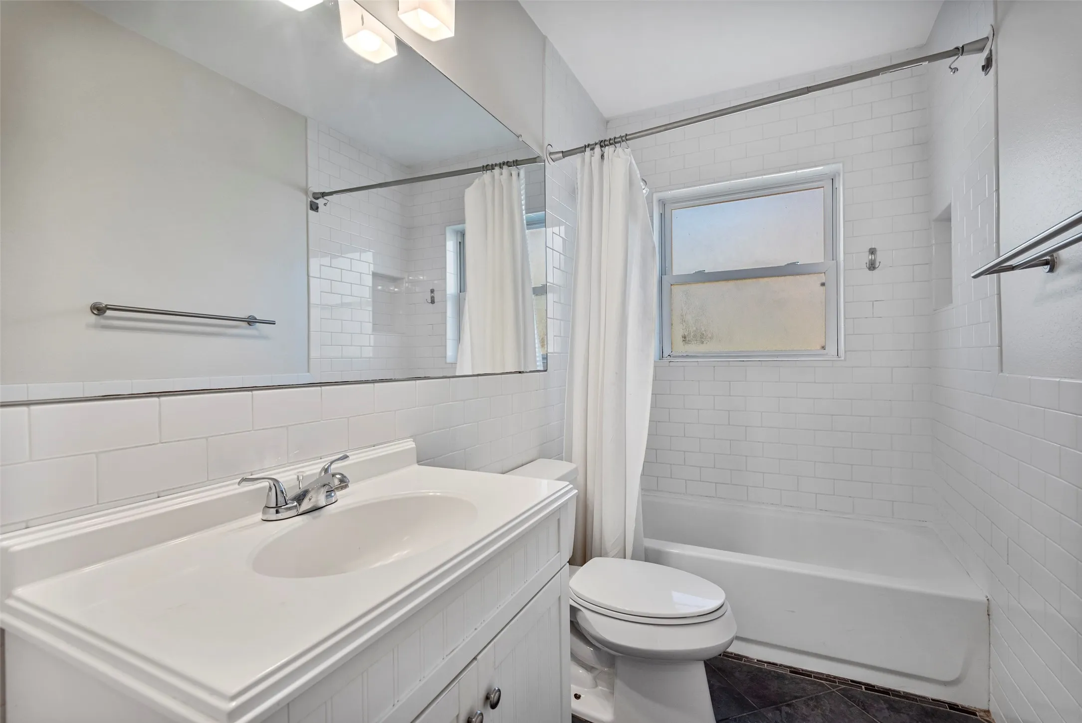Single Family Residence For Rent in Dallas County , 4131 Saranac Drive, Dallas, Texas 75220, 3 Bedroom, 1 Bathroom, 1 Garage spaces, 1,250 Sqft, built in 1951, mls#21338796, Real Estate Agent in Dallas, Homes For Rent in Dallas county, Homes For Rent in Dallas, Realtor in Dallas Texas, Real Estate Brokerage Independent Realty Texas, Luminita Cordes Realtor
