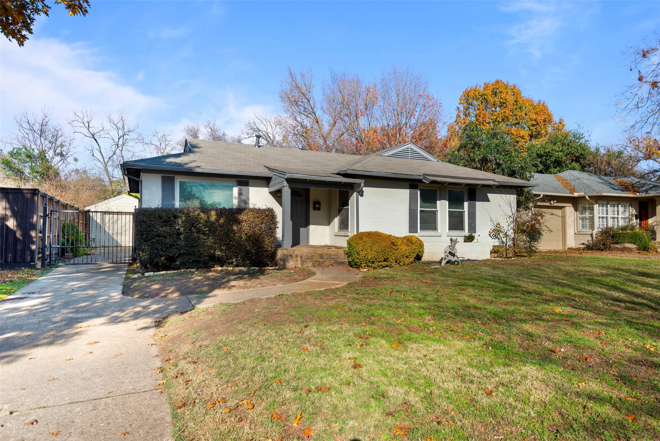 Single Family Residence For Rent in Dallas County , 4131 Saranac Drive, Dallas, Texas 75220, 3 Bedroom, 1 Bathroom, 1 Garage spaces, 1,250 Sqft, built in 1951, mls#21338796, Real Estate Agent in Dallas, Homes For Rent in Dallas county, Homes For Rent in Dallas, Realtor in Dallas Texas, Real Estate Brokerage Independent Realty Texas, Luminita Cordes Realtor