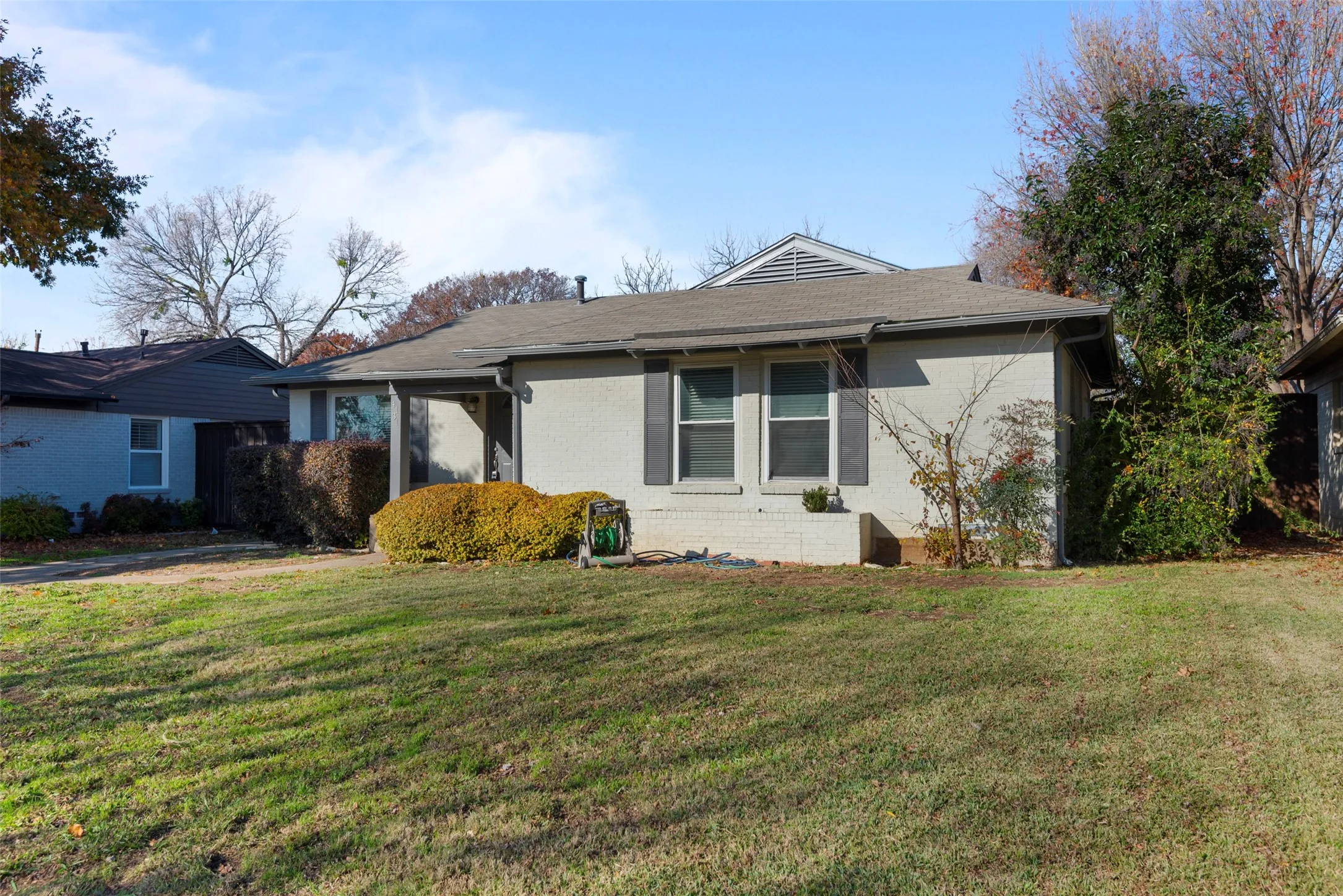Single Family Residence For Rent in Dallas County , 4131 Saranac Drive, Dallas, Texas 75220, 3 Bedroom, 1 Bathroom, 1 Garage spaces, 1,250 Sqft, built in 1951, mls#21338796, Real Estate Agent in Dallas, Homes For Rent in Dallas county, Homes For Rent in Dallas, Realtor in Dallas Texas, Real Estate Brokerage Independent Realty Texas, Luminita Cordes Realtor