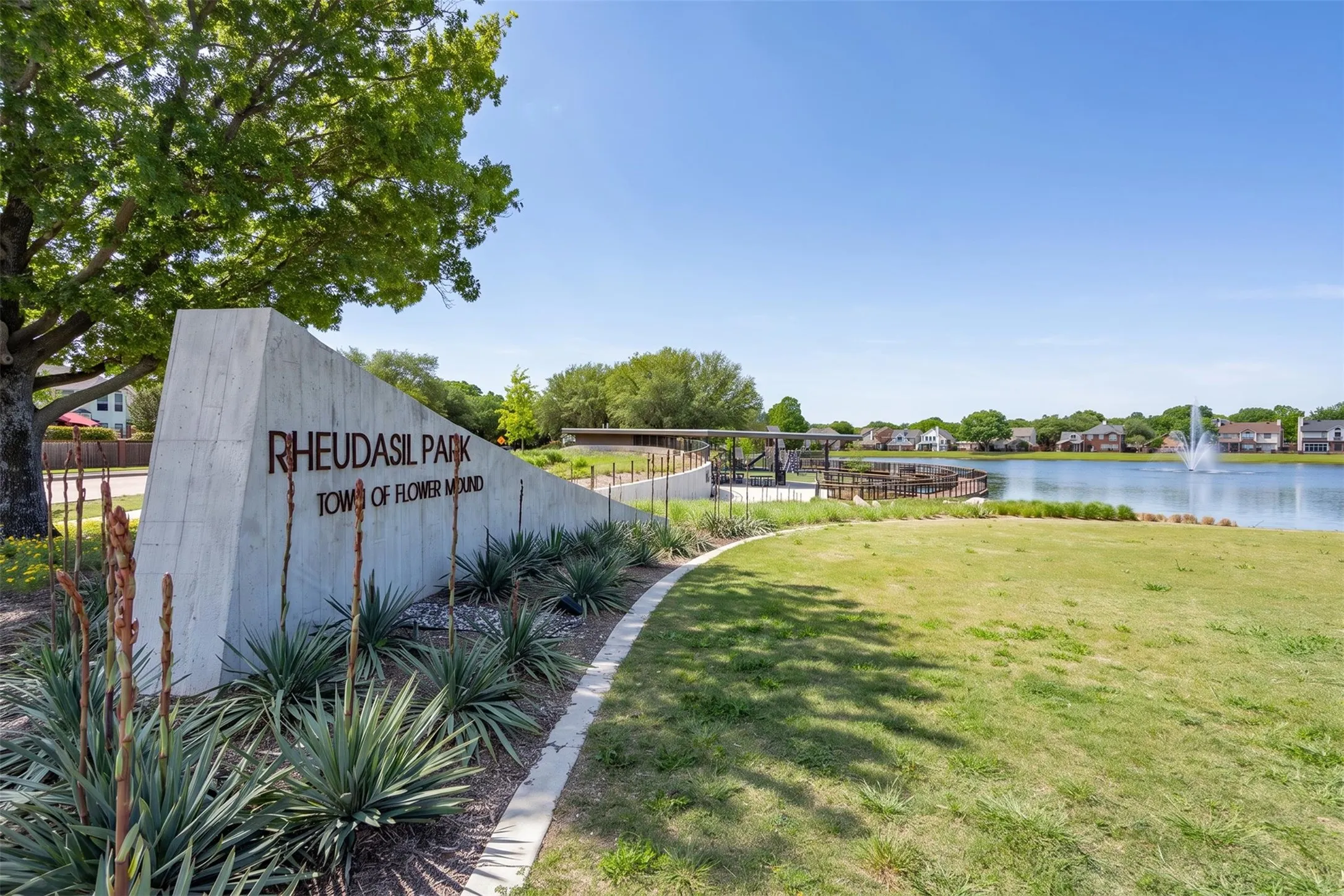 Single Family Residence For Sale in Denton County , 2009 Brook Lane, Flower Mound, Texas 75028, 4 Bedroom, 3 Bathroom, 2 Garage spaces, 2,559 Sqft, built in 1992, mls#21324933, Real Estate Agent in Flower Mound, Homes For Sale in Denton county, Homes For Sale in Flower Mound, Realtor in Flower Mound Texas, Real Estate Brokerage Independent Realty Texas, Luminita Cordes Realtor