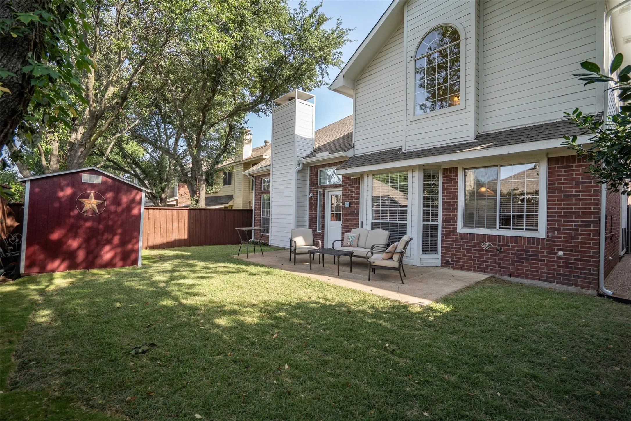 Single Family Residence For Sale in Denton County , 2009 Brook Lane, Flower Mound, Texas 75028, 4 Bedroom, 3 Bathroom, 2 Garage spaces, 2,559 Sqft, built in 1992, mls#21324933, Real Estate Agent in Flower Mound, Homes For Sale in Denton county, Homes For Sale in Flower Mound, Realtor in Flower Mound Texas, Real Estate Brokerage Independent Realty Texas, Luminita Cordes Realtor