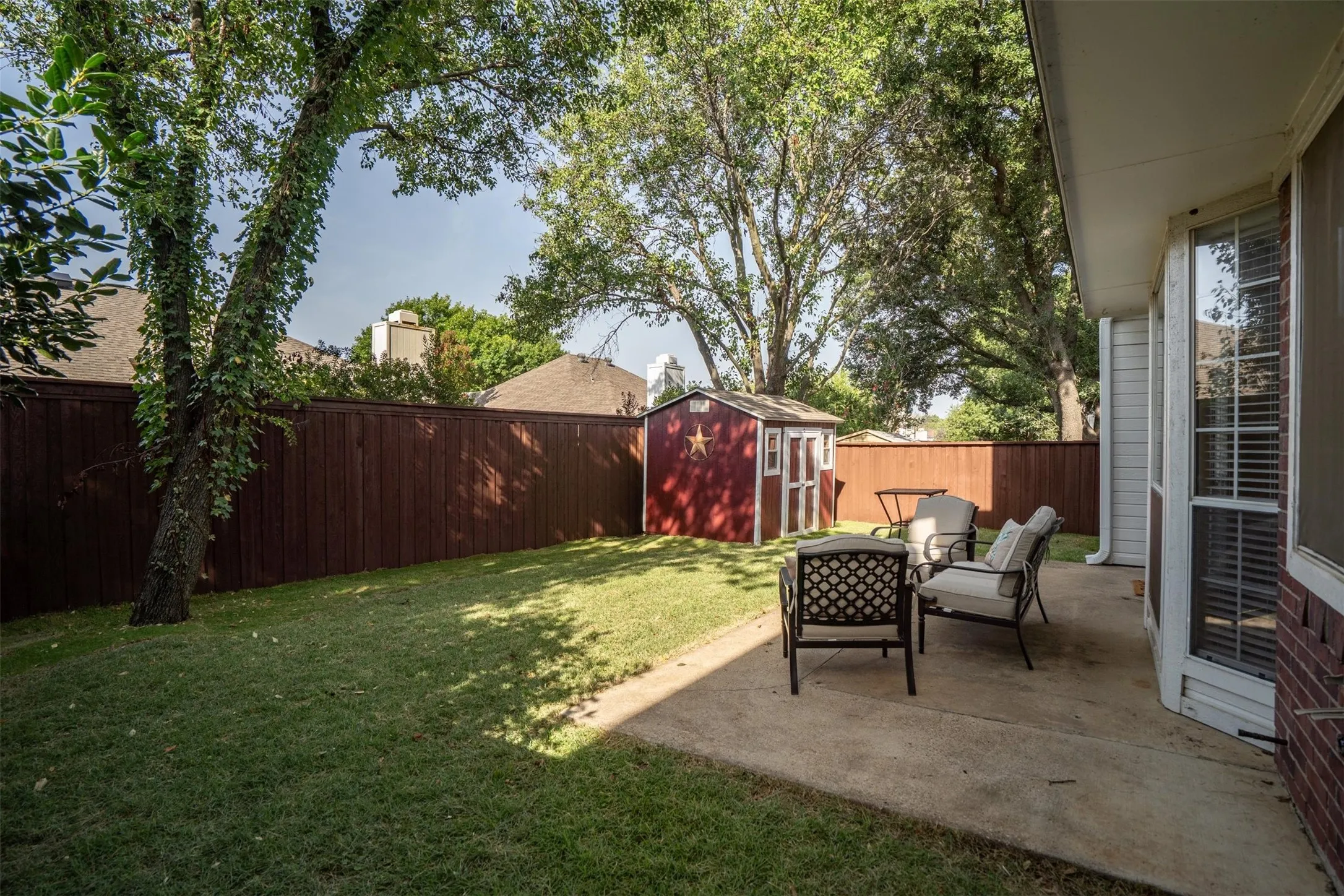 Single Family Residence For Sale in Denton County , 2009 Brook Lane, Flower Mound, Texas 75028, 4 Bedroom, 3 Bathroom, 2 Garage spaces, 2,559 Sqft, built in 1992, mls#21324933, Real Estate Agent in Flower Mound, Homes For Sale in Denton county, Homes For Sale in Flower Mound, Realtor in Flower Mound Texas, Real Estate Brokerage Independent Realty Texas, Luminita Cordes Realtor