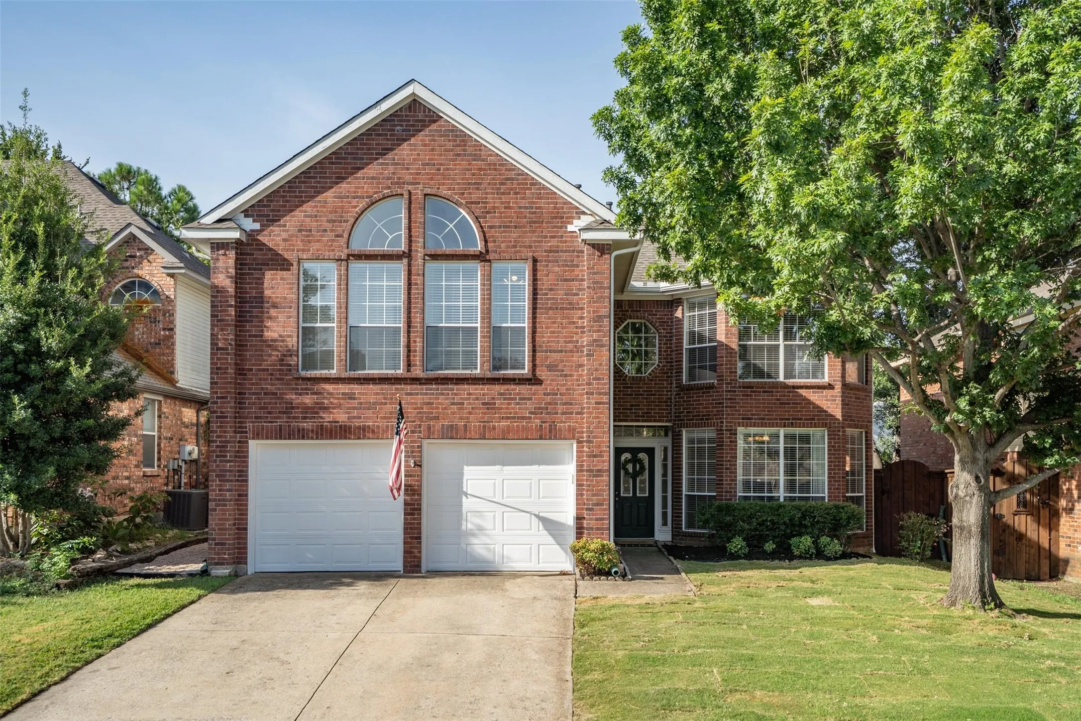 Single Family Residence For Sale in Denton County , 2009 Brook Lane, Flower Mound, Texas 75028, 4 Bedroom, 3 Bathroom, 2 Garage spaces, 2,559 Sqft, built in 1992, mls#21324933, Real Estate Agent in Flower Mound, Homes For Sale in Denton county, Homes For Sale in Flower Mound, Realtor in Flower Mound Texas, Real Estate Brokerage Independent Realty Texas, Luminita Cordes Realtor