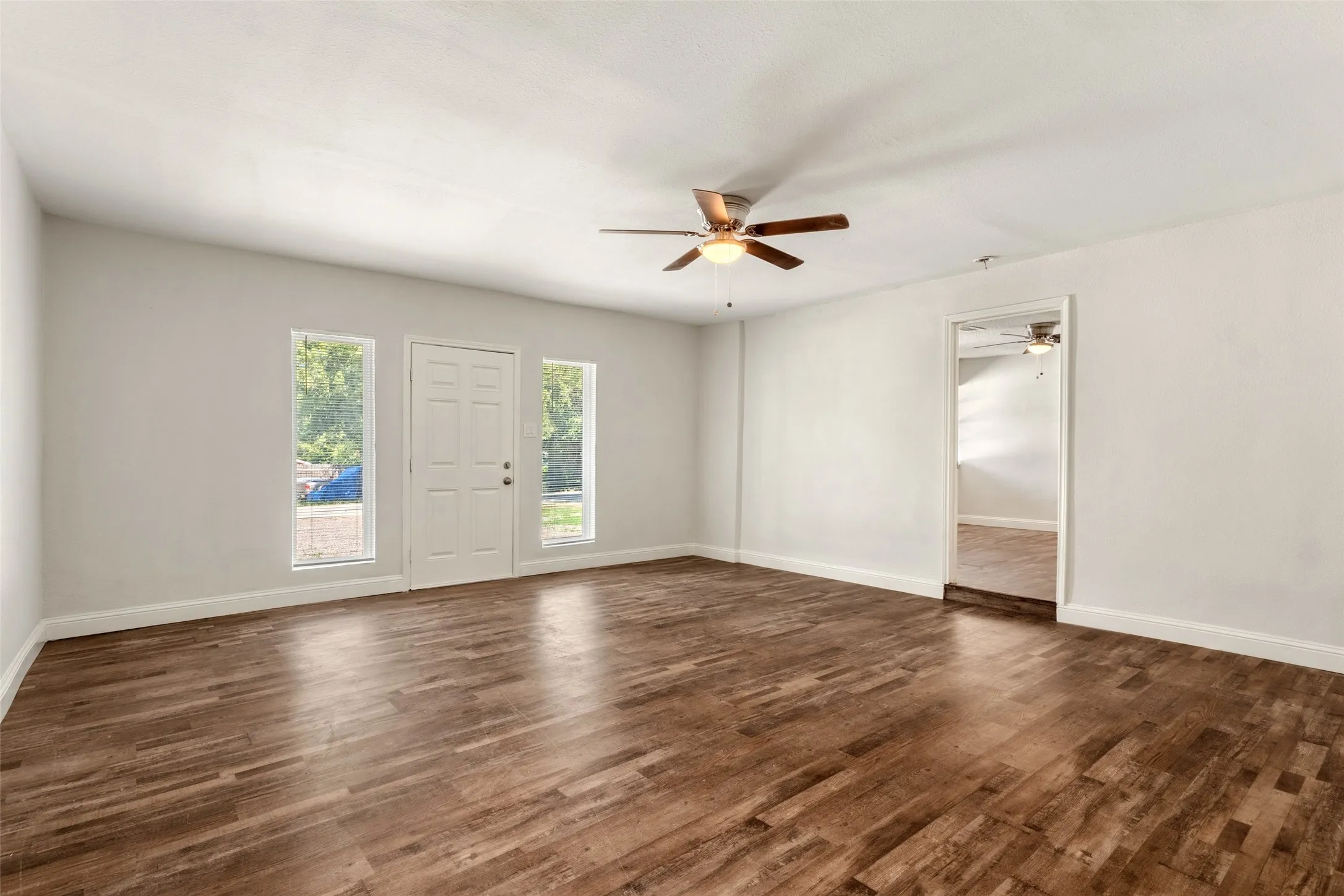 Single Family Residence For Sale in Tarrant County , 3123 Biway Street, Sansom Park, Texas 76114, 5 Bedroom, 3 Bathroom, Garage spaces, 2,031 Sqft, built in 1945, mls#21333634, Real Estate Agent in Sansom Park, Homes For Sale in Tarrant county, Homes For Sale in Sansom Park, Realtor in Sansom Park Texas, Real Estate Brokerage Independent Realty Texas, Luminita Cordes Realtor