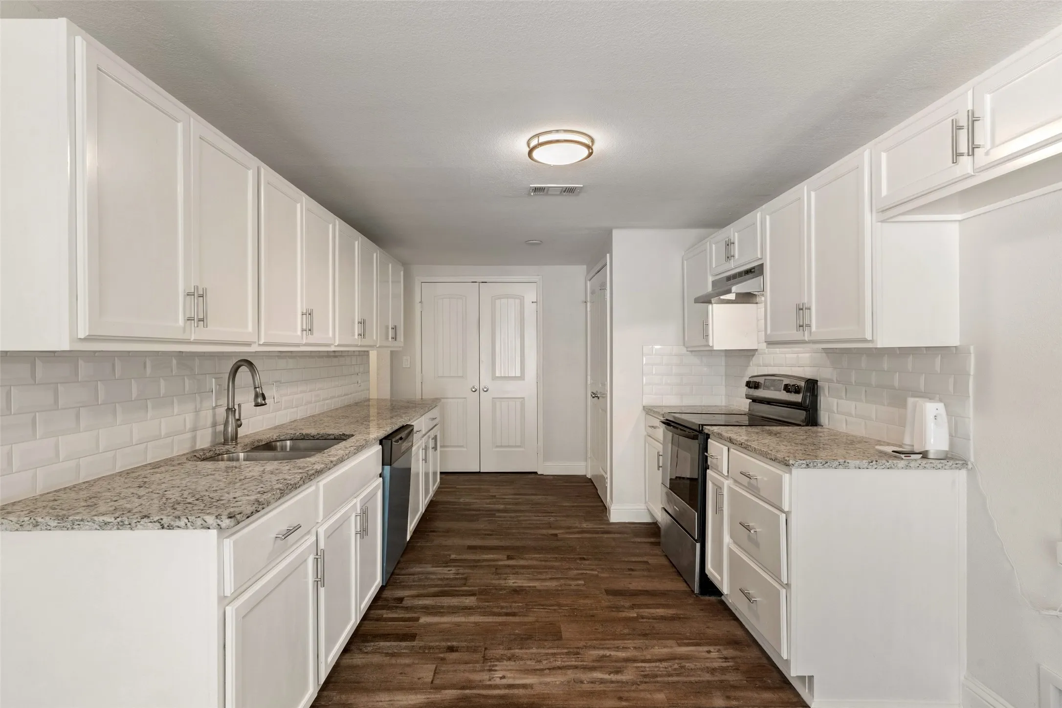 Single Family Residence For Sale in Tarrant County , 3123 Biway Street, Sansom Park, Texas 76114, 5 Bedroom, 3 Bathroom, Garage spaces, 2,031 Sqft, built in 1945, mls#21333634, Real Estate Agent in Sansom Park, Homes For Sale in Tarrant county, Homes For Sale in Sansom Park, Realtor in Sansom Park Texas, Real Estate Brokerage Independent Realty Texas, Luminita Cordes Realtor