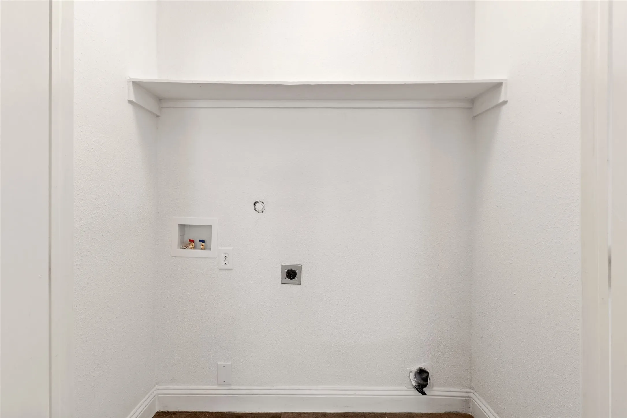 Single Family Residence For Sale in Tarrant County , 3123 Biway Street, Sansom Park, Texas 76114, 5 Bedroom, 3 Bathroom, Garage spaces, 2,031 Sqft, built in 1945, mls#21333634, Real Estate Agent in Sansom Park, Homes For Sale in Tarrant county, Homes For Sale in Sansom Park, Realtor in Sansom Park Texas, Real Estate Brokerage Independent Realty Texas, Luminita Cordes Realtor