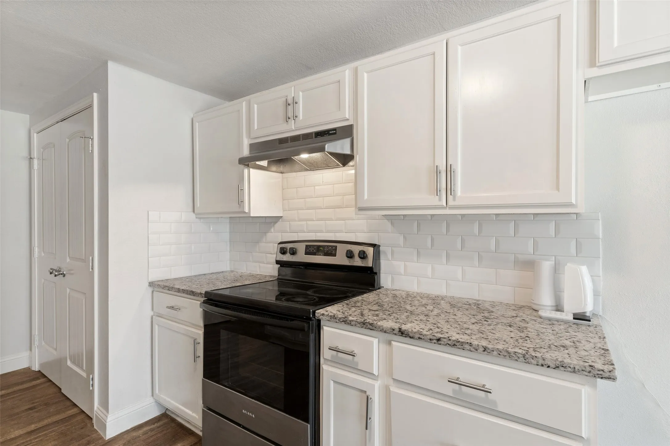 Single Family Residence For Sale in Tarrant County , 3123 Biway Street, Sansom Park, Texas 76114, 5 Bedroom, 3 Bathroom, Garage spaces, 2,031 Sqft, built in 1945, mls#21333634, Real Estate Agent in Sansom Park, Homes For Sale in Tarrant county, Homes For Sale in Sansom Park, Realtor in Sansom Park Texas, Real Estate Brokerage Independent Realty Texas, Luminita Cordes Realtor