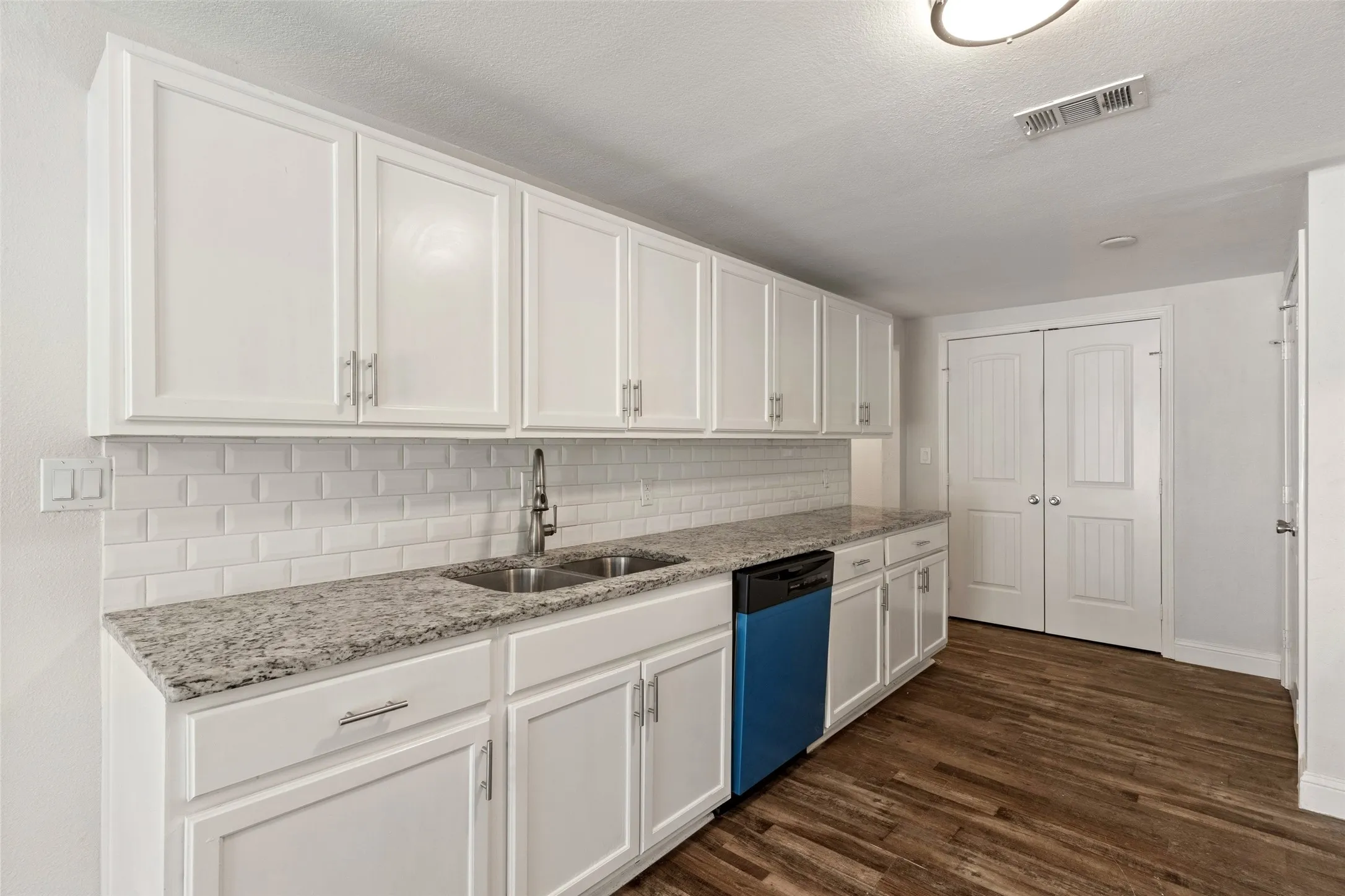 Single Family Residence For Sale in Tarrant County , 3123 Biway Street, Sansom Park, Texas 76114, 5 Bedroom, 3 Bathroom, Garage spaces, 2,031 Sqft, built in 1945, mls#21333634, Real Estate Agent in Sansom Park, Homes For Sale in Tarrant county, Homes For Sale in Sansom Park, Realtor in Sansom Park Texas, Real Estate Brokerage Independent Realty Texas, Luminita Cordes Realtor