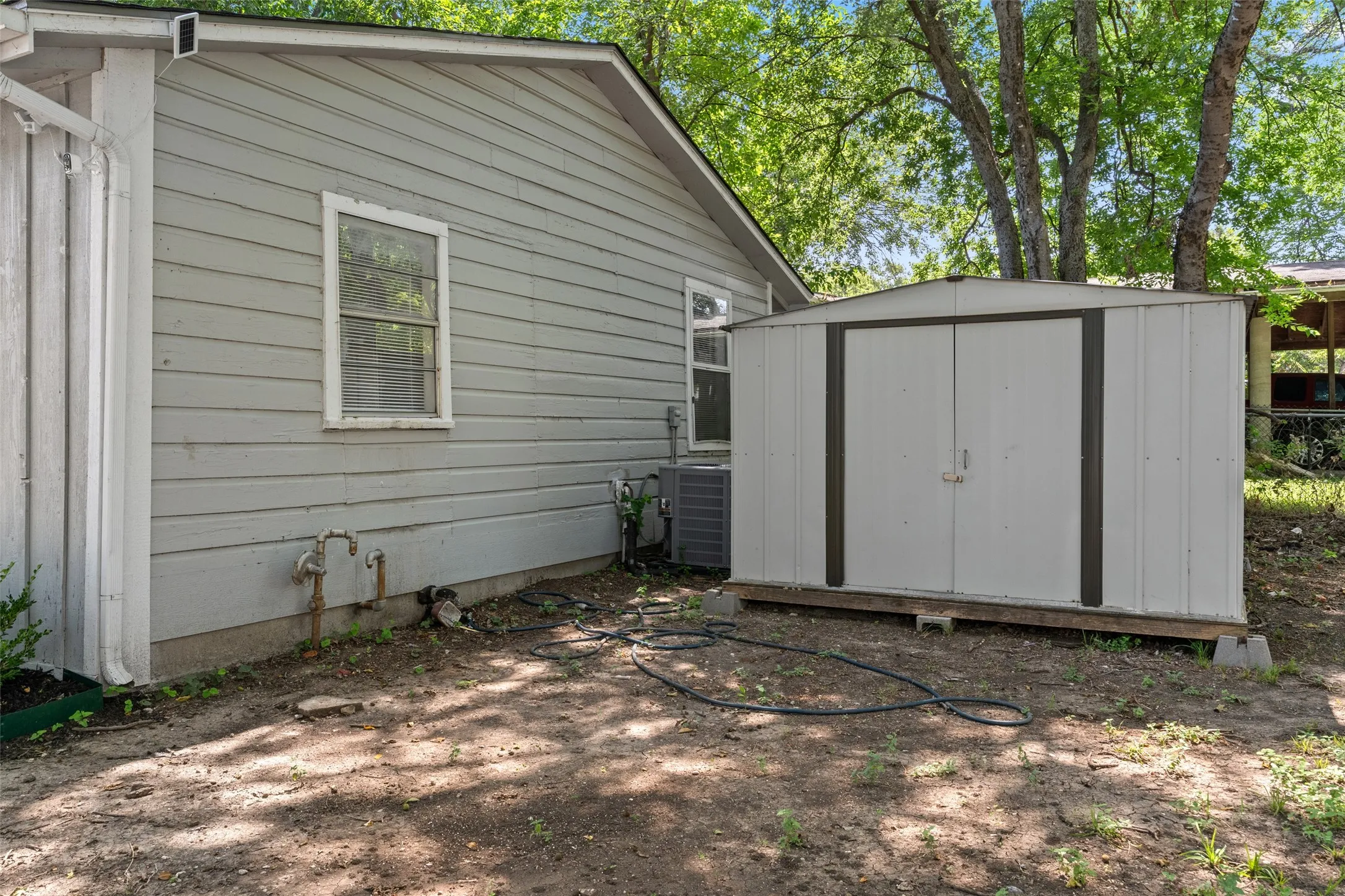 Single Family Residence For Sale in Tarrant County , 3123 Biway Street, Sansom Park, Texas 76114, 5 Bedroom, 3 Bathroom, Garage spaces, 2,031 Sqft, built in 1945, mls#21333634, Real Estate Agent in Sansom Park, Homes For Sale in Tarrant county, Homes For Sale in Sansom Park, Realtor in Sansom Park Texas, Real Estate Brokerage Independent Realty Texas, Luminita Cordes Realtor