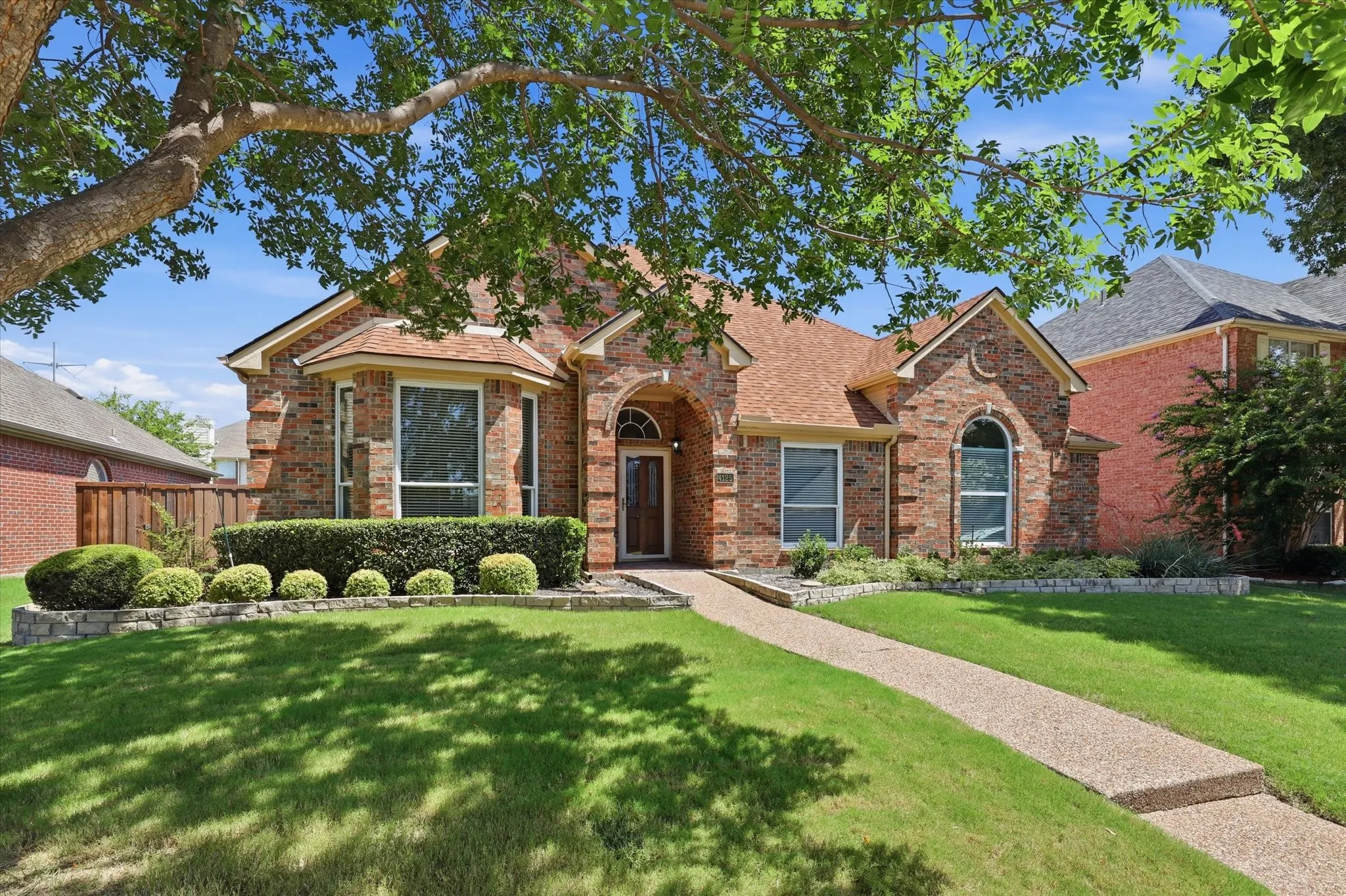 Single Family Residence For Sale in Collin County , 4125 Staten Island Drive, Plano, Texas 75024, 4 Bedroom, 2 Bathroom, 2 Garage spaces, 2,542 Sqft, built in 1992, mls#21336929, Real Estate Agent in Plano, Homes For Sale in Collin county, Homes For Sale in Plano, Realtor in Plano Texas, Real Estate Brokerage Independent Realty Texas, Luminita Cordes Realtor
