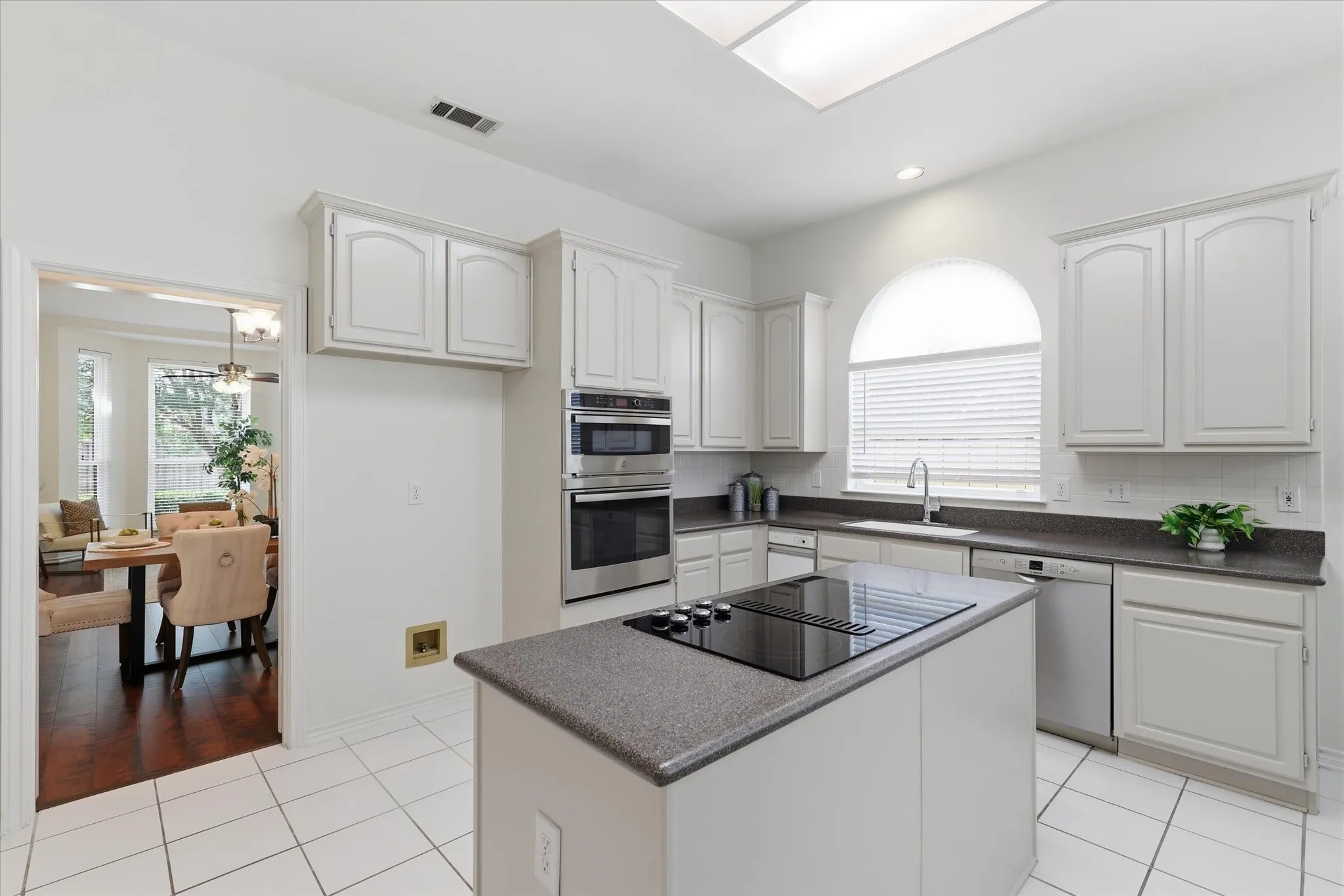 Single Family Residence For Sale in Collin County , 4125 Staten Island Drive, Plano, Texas 75024, 4 Bedroom, 2 Bathroom, 2 Garage spaces, 2,542 Sqft, built in 1992, mls#21336929, Real Estate Agent in Plano, Homes For Sale in Collin county, Homes For Sale in Plano, Realtor in Plano Texas, Real Estate Brokerage Independent Realty Texas, Luminita Cordes Realtor