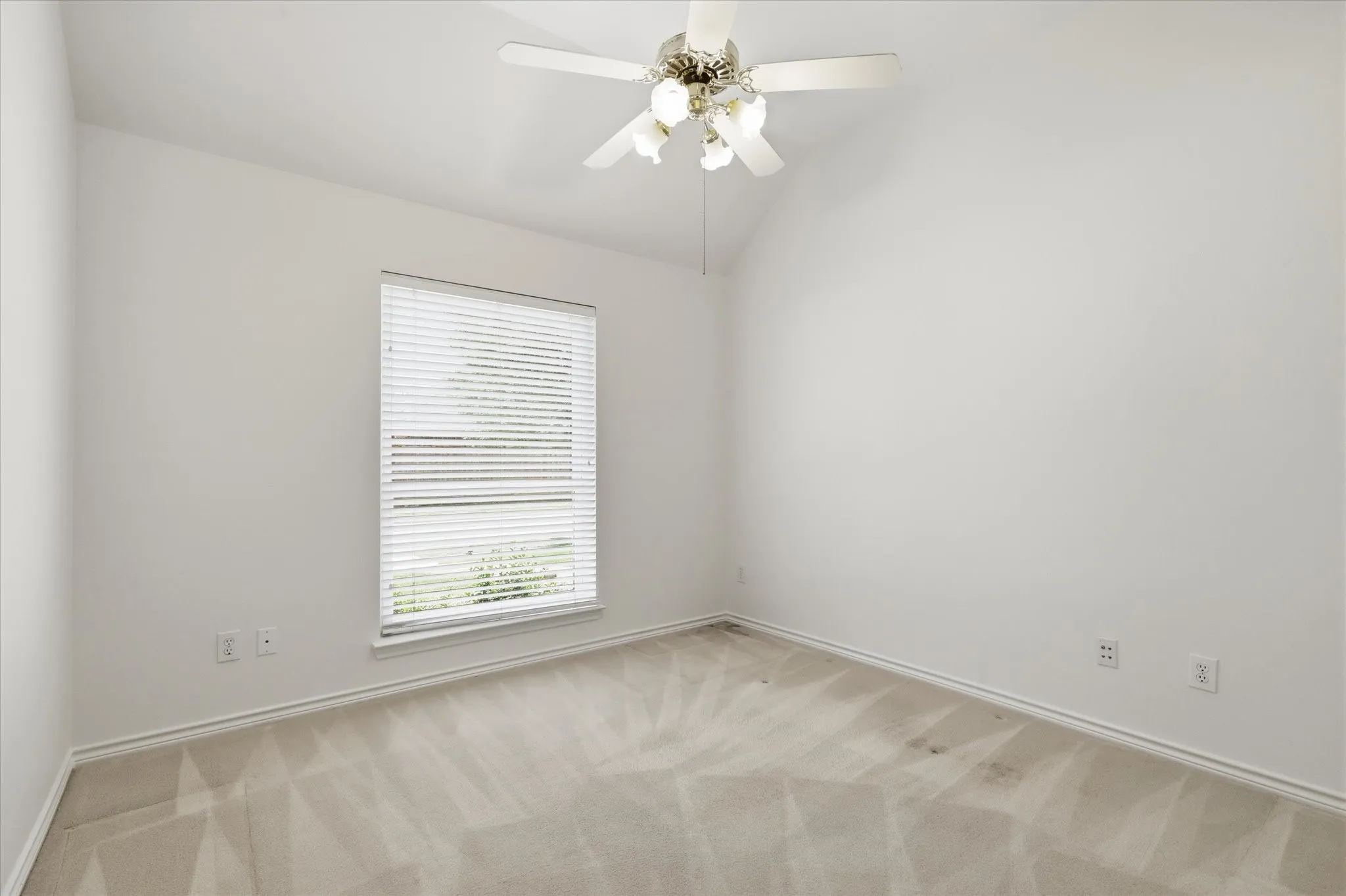 Single Family Residence For Sale in Collin County , 4125 Staten Island Drive, Plano, Texas 75024, 4 Bedroom, 2 Bathroom, 2 Garage spaces, 2,542 Sqft, built in 1992, mls#21336929, Real Estate Agent in Plano, Homes For Sale in Collin county, Homes For Sale in Plano, Realtor in Plano Texas, Real Estate Brokerage Independent Realty Texas, Luminita Cordes Realtor