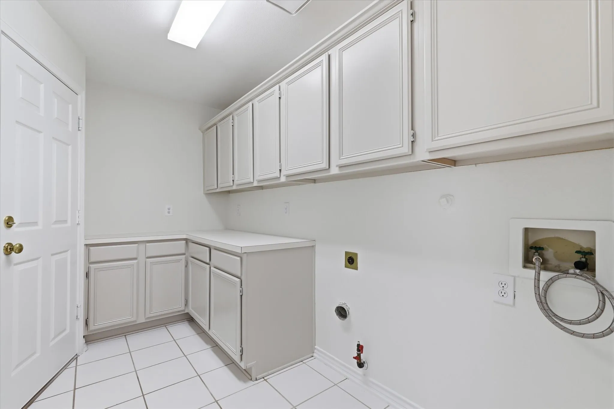Single Family Residence For Sale in Collin County , 4125 Staten Island Drive, Plano, Texas 75024, 4 Bedroom, 2 Bathroom, 2 Garage spaces, 2,542 Sqft, built in 1992, mls#21336929, Real Estate Agent in Plano, Homes For Sale in Collin county, Homes For Sale in Plano, Realtor in Plano Texas, Real Estate Brokerage Independent Realty Texas, Luminita Cordes Realtor