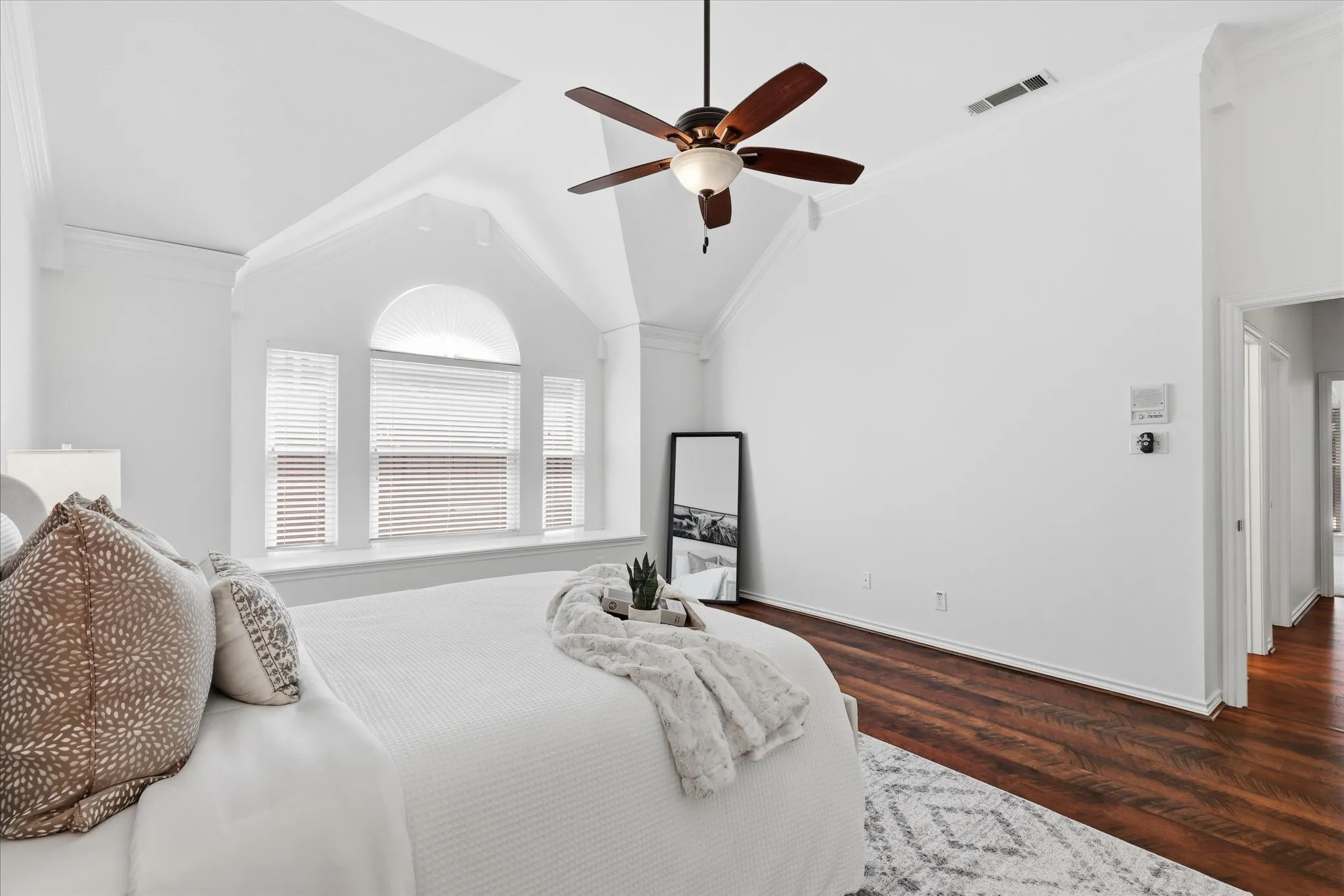 Single Family Residence For Sale in Collin County , 4125 Staten Island Drive, Plano, Texas 75024, 4 Bedroom, 2 Bathroom, 2 Garage spaces, 2,542 Sqft, built in 1992, mls#21336929, Real Estate Agent in Plano, Homes For Sale in Collin county, Homes For Sale in Plano, Realtor in Plano Texas, Real Estate Brokerage Independent Realty Texas, Luminita Cordes Realtor