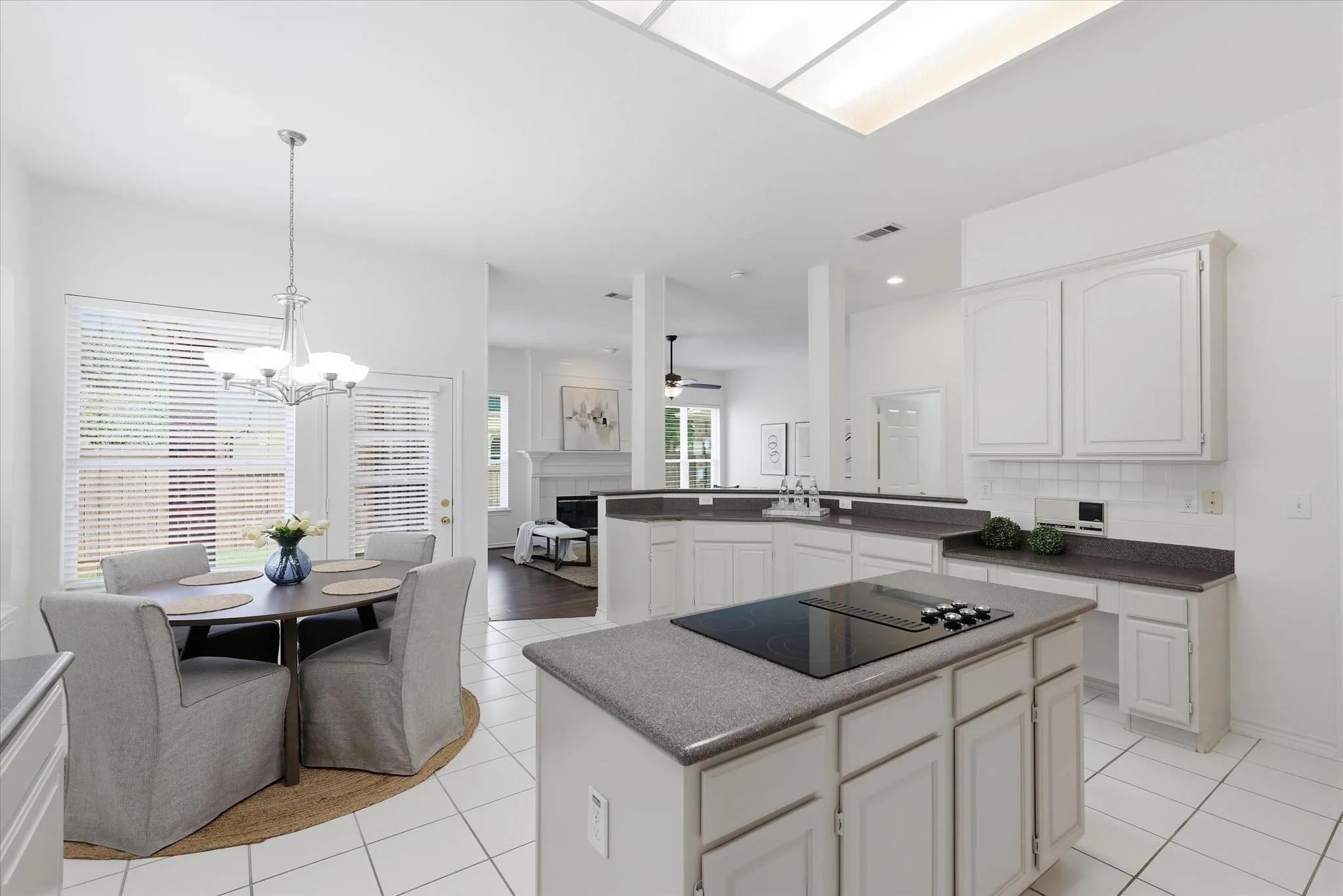 Single Family Residence For Sale in Collin County , 4125 Staten Island Drive, Plano, Texas 75024, 4 Bedroom, 2 Bathroom, 2 Garage spaces, 2,542 Sqft, built in 1992, mls#21336929, Real Estate Agent in Plano, Homes For Sale in Collin county, Homes For Sale in Plano, Realtor in Plano Texas, Real Estate Brokerage Independent Realty Texas, Luminita Cordes Realtor