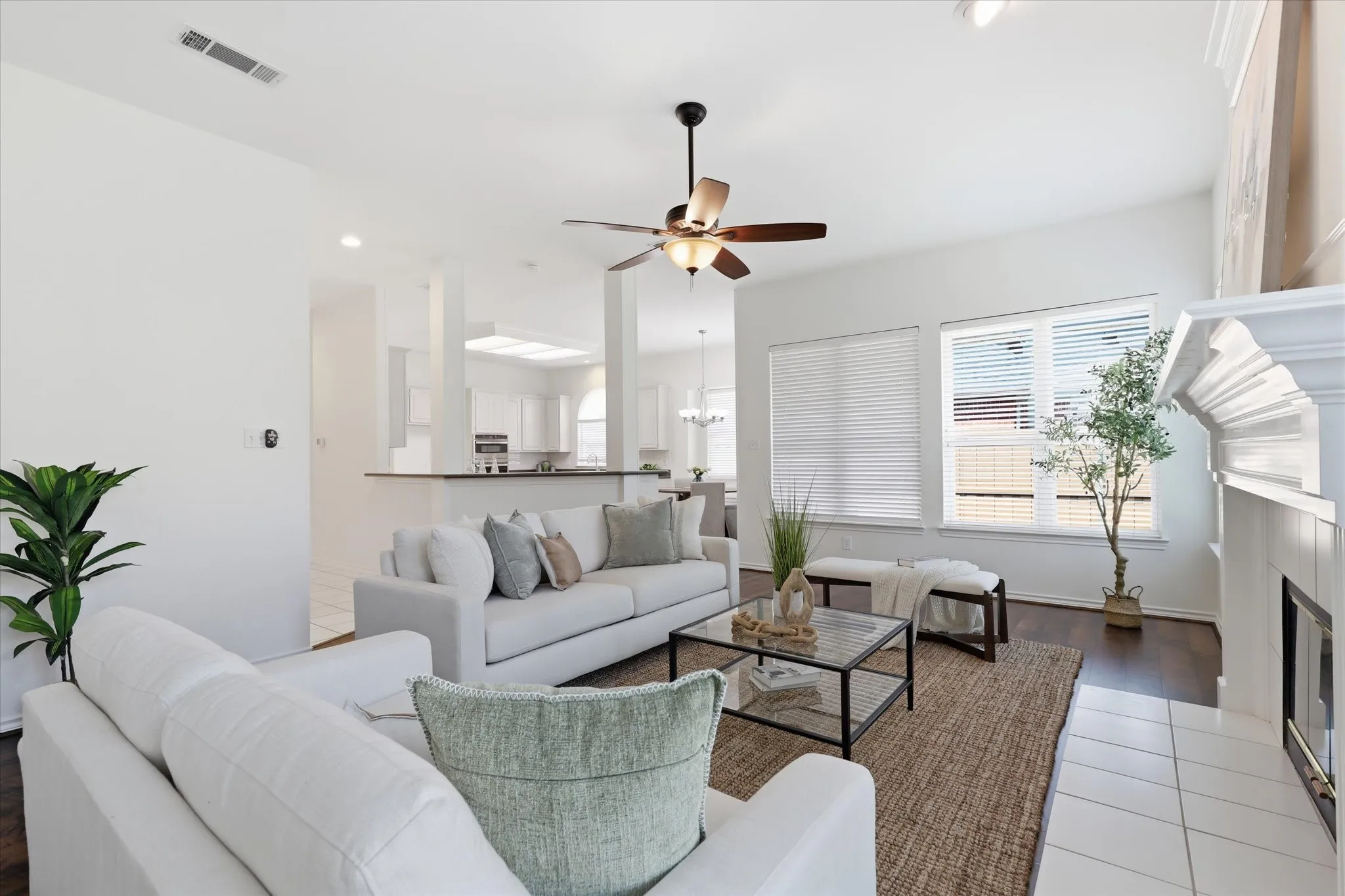 Single Family Residence For Sale in Collin County , 4125 Staten Island Drive, Plano, Texas 75024, 4 Bedroom, 2 Bathroom, 2 Garage spaces, 2,542 Sqft, built in 1992, mls#21336929, Real Estate Agent in Plano, Homes For Sale in Collin county, Homes For Sale in Plano, Realtor in Plano Texas, Real Estate Brokerage Independent Realty Texas, Luminita Cordes Realtor