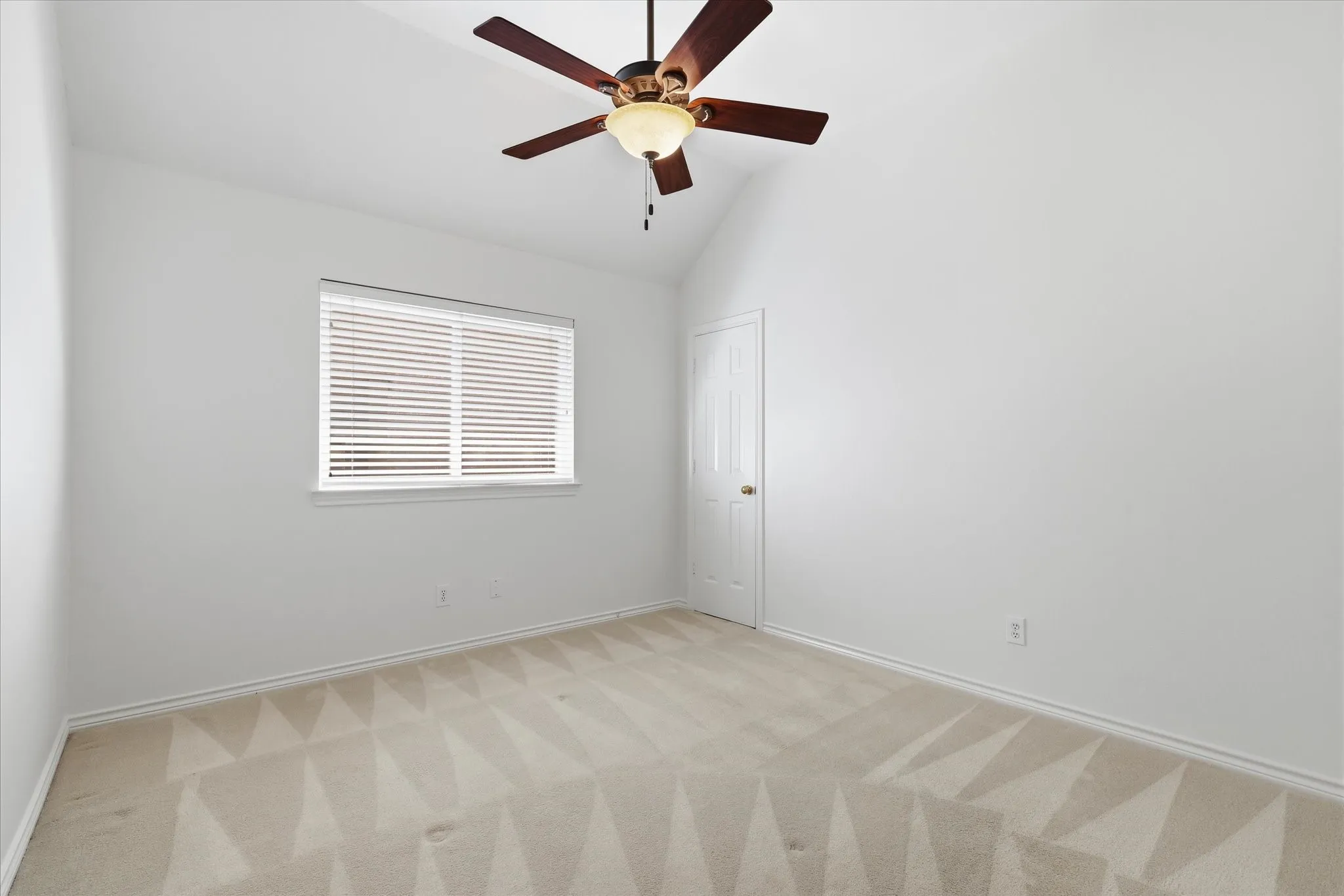Single Family Residence For Sale in Collin County , 4125 Staten Island Drive, Plano, Texas 75024, 4 Bedroom, 2 Bathroom, 2 Garage spaces, 2,542 Sqft, built in 1992, mls#21336929, Real Estate Agent in Plano, Homes For Sale in Collin county, Homes For Sale in Plano, Realtor in Plano Texas, Real Estate Brokerage Independent Realty Texas, Luminita Cordes Realtor