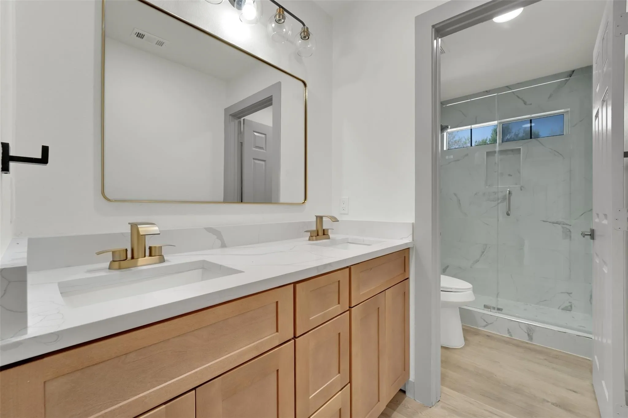 Single Family Residence For Sale in Collin County , 1432 Glendover Drive, Allen, Texas 75013, 5 Bedroom, 3 Bathroom, 2 Garage spaces, 3,510 Sqft, built in 2001, mls#21338793, Real Estate Agent in Allen, Homes For Sale in Collin county, Homes For Sale in Allen, Realtor in Allen Texas, Real Estate Brokerage Independent Realty Texas, Luminita Cordes Realtor
