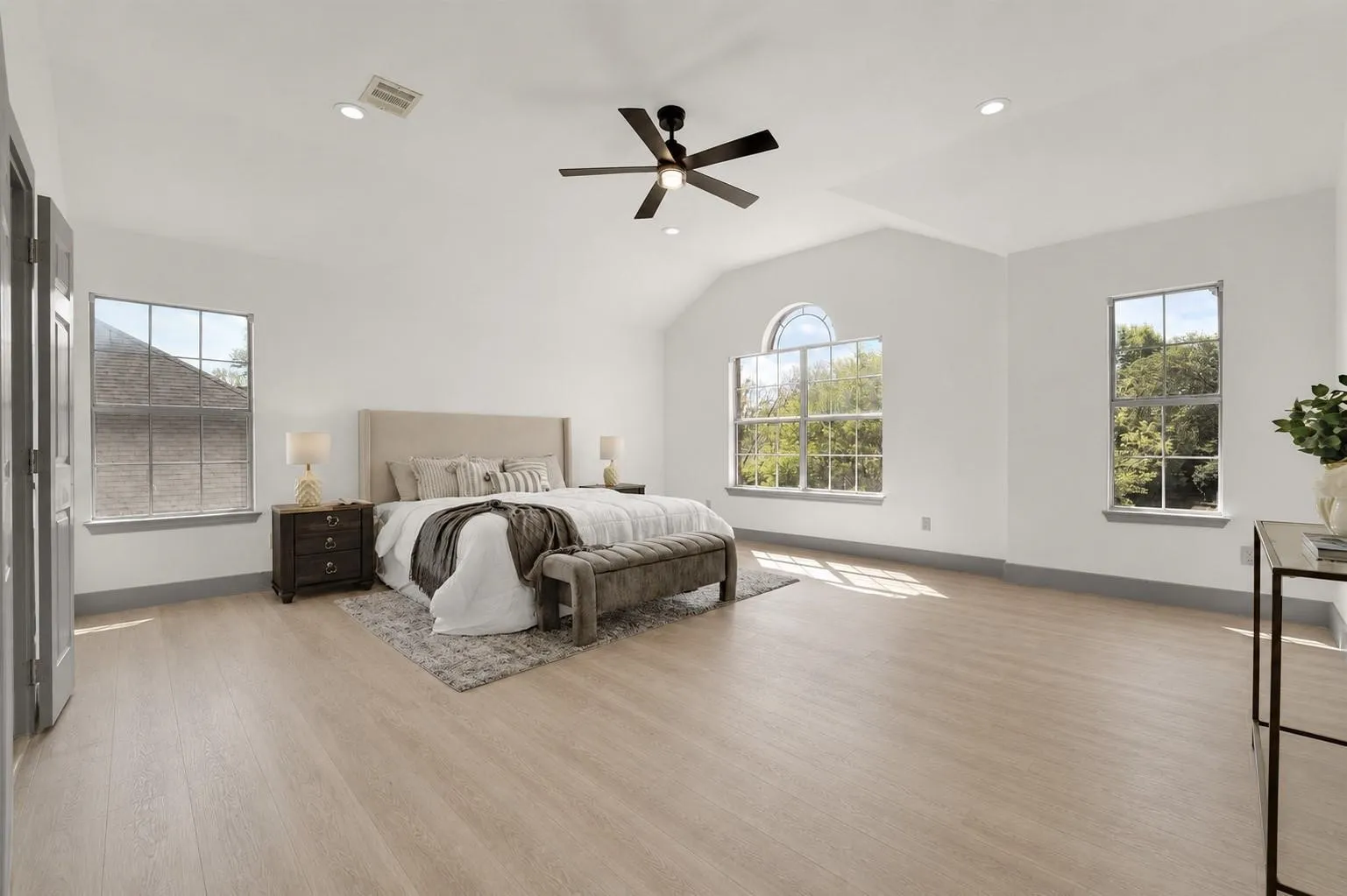 Single Family Residence For Sale in Collin County , 1432 Glendover Drive, Allen, Texas 75013, 5 Bedroom, 3 Bathroom, 2 Garage spaces, 3,510 Sqft, built in 2001, mls#21338793, Real Estate Agent in Allen, Homes For Sale in Collin county, Homes For Sale in Allen, Realtor in Allen Texas, Real Estate Brokerage Independent Realty Texas, Luminita Cordes Realtor