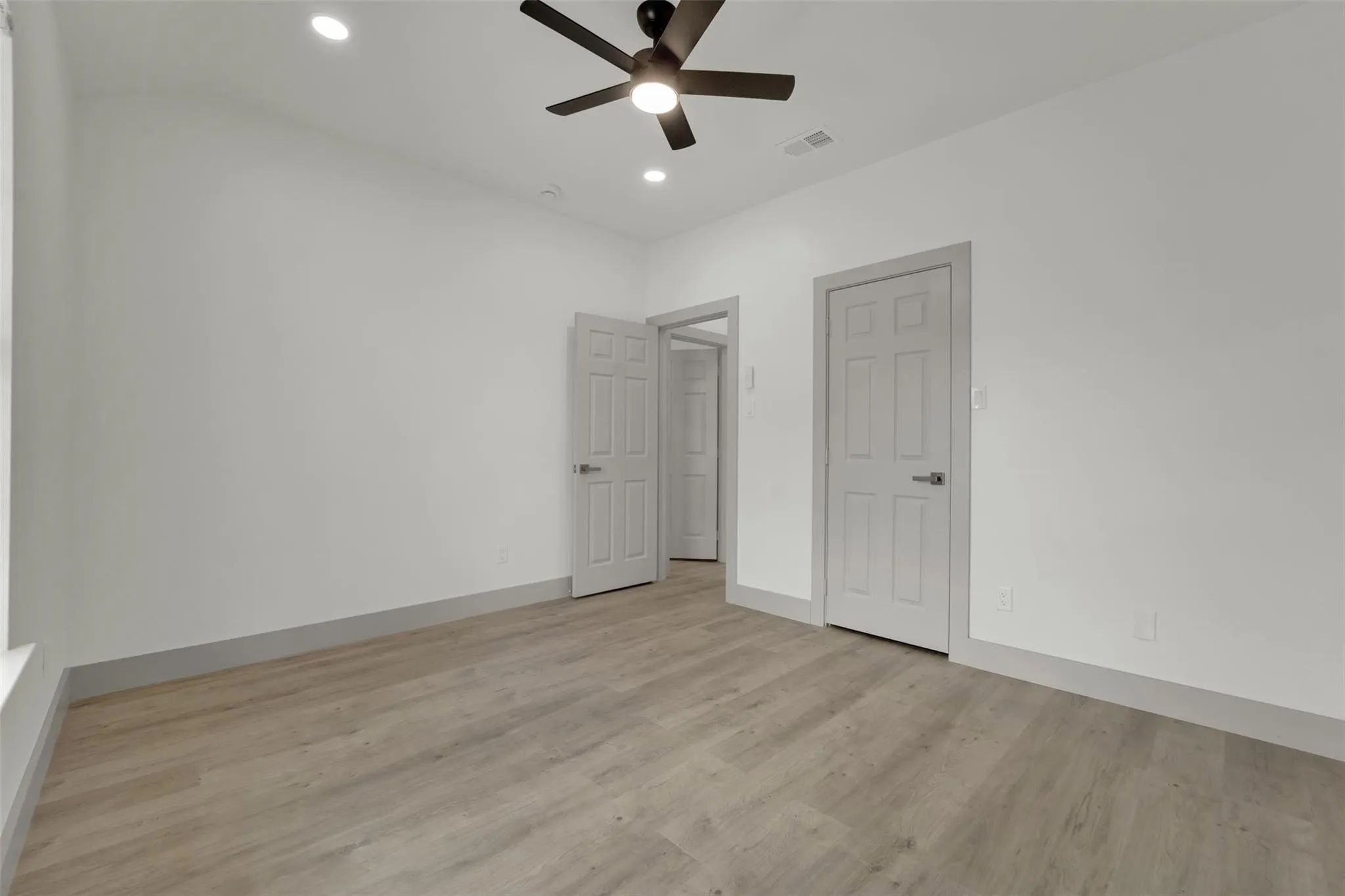 Single Family Residence For Sale in Collin County , 1432 Glendover Drive, Allen, Texas 75013, 5 Bedroom, 3 Bathroom, 2 Garage spaces, 3,510 Sqft, built in 2001, mls#21338793, Real Estate Agent in Allen, Homes For Sale in Collin county, Homes For Sale in Allen, Realtor in Allen Texas, Real Estate Brokerage Independent Realty Texas, Luminita Cordes Realtor