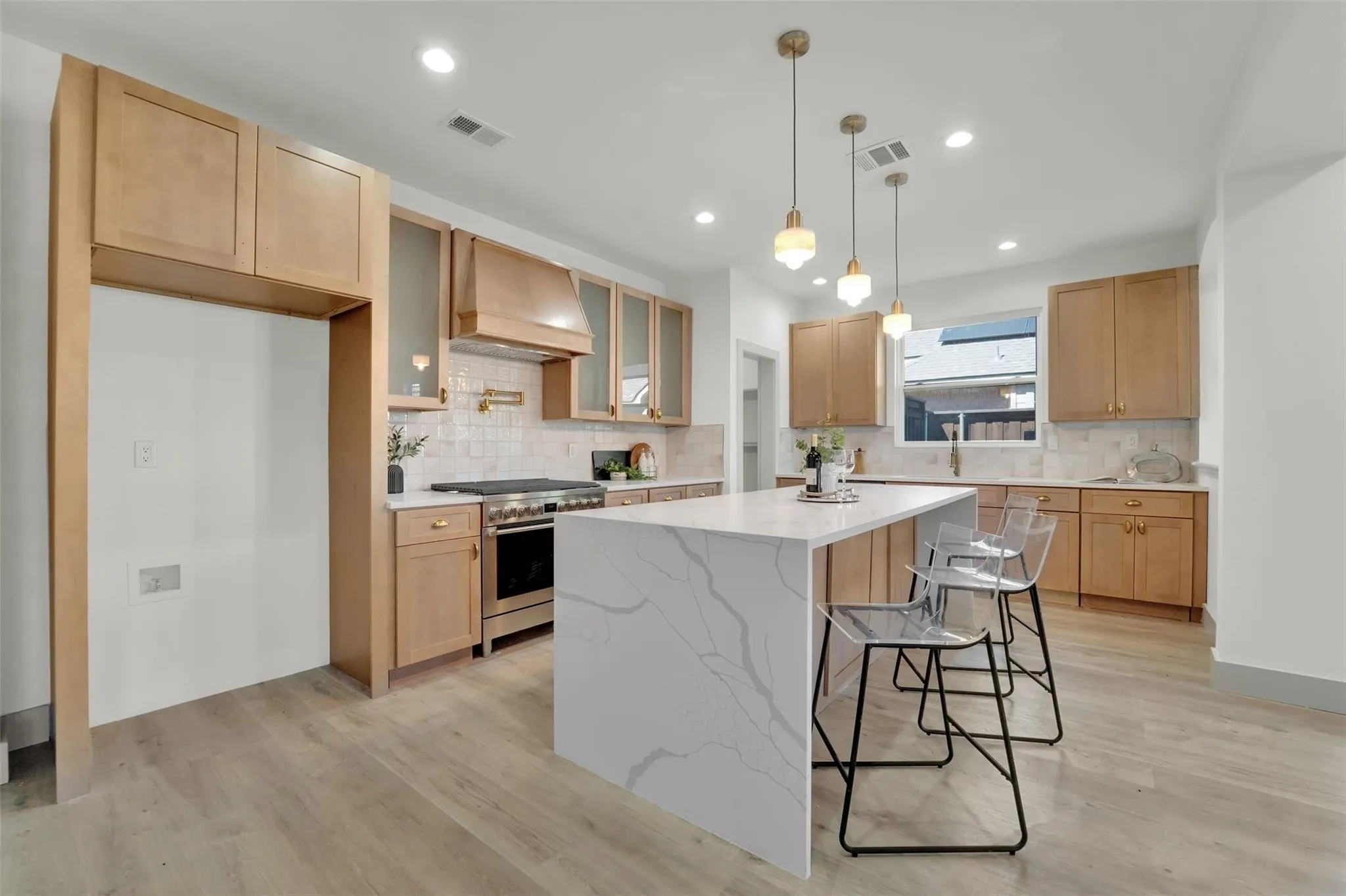 Single Family Residence For Sale in Collin County , 1432 Glendover Drive, Allen, Texas 75013, 5 Bedroom, 3 Bathroom, 2 Garage spaces, 3,510 Sqft, built in 2001, mls#21338793, Real Estate Agent in Allen, Homes For Sale in Collin county, Homes For Sale in Allen, Realtor in Allen Texas, Real Estate Brokerage Independent Realty Texas, Luminita Cordes Realtor