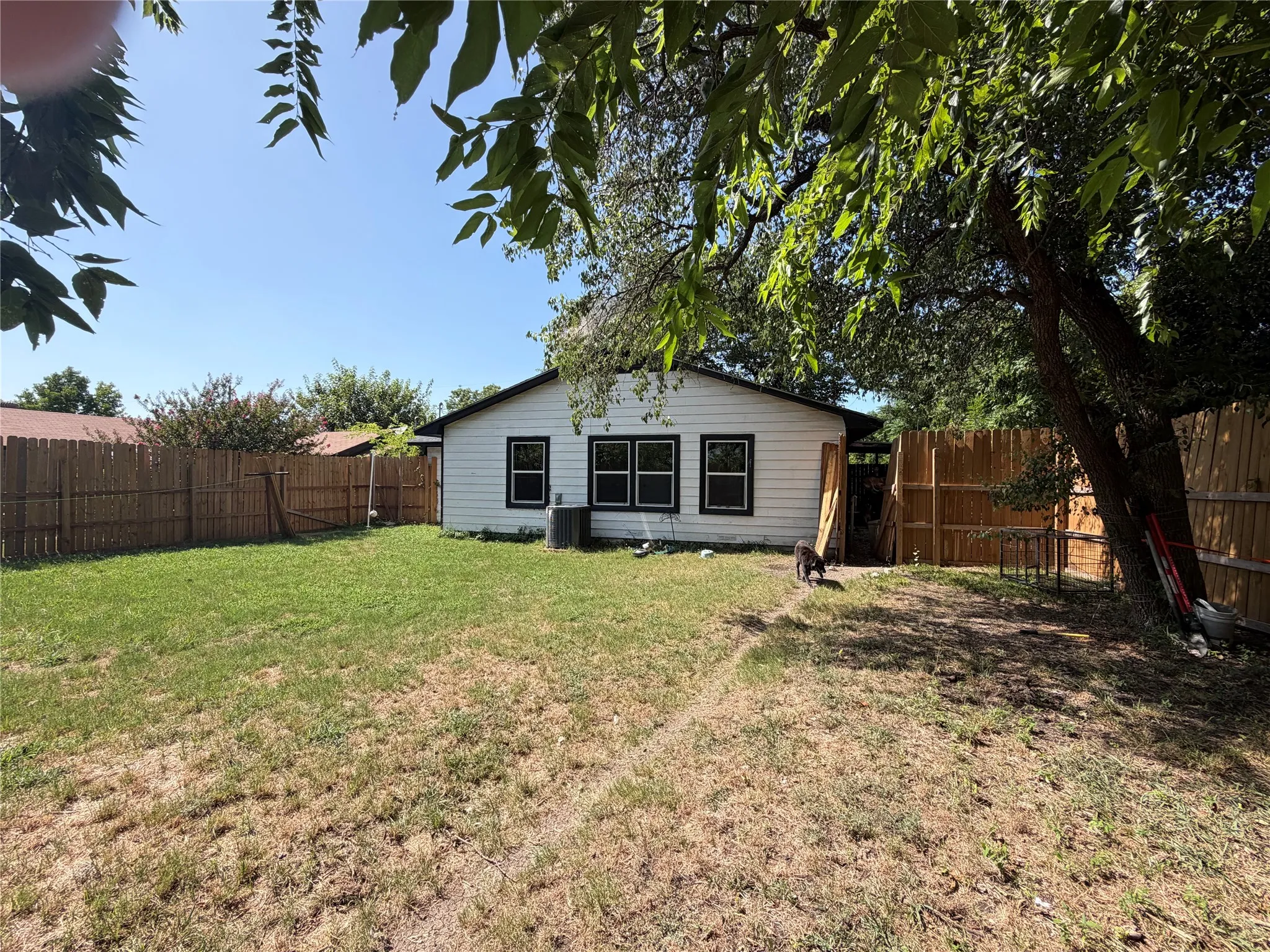 Single Family Residence For Sale in Grayson County , 2028 E Jones Street, Sherman, Texas 75090, 3 Bedroom, 1 Bathroom, Garage spaces, 1,024 Sqft, built in 1958, mls#21338763, Real Estate Agent in Sherman, Homes For Sale in Grayson county, Homes For Sale in Sherman, Realtor in Sherman Texas, Real Estate Brokerage Independent Realty Texas, Luminita Cordes Realtor