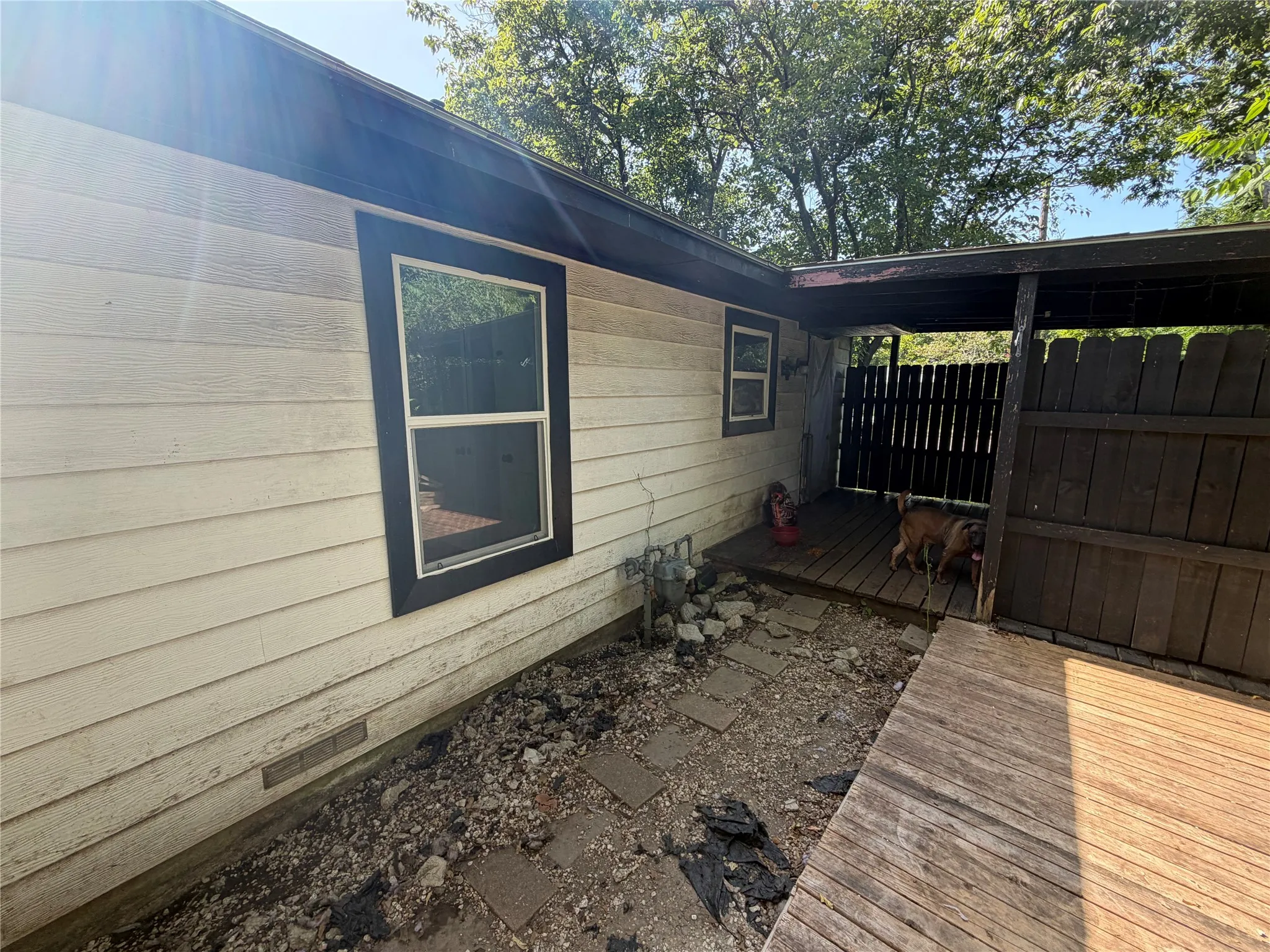 Single Family Residence For Sale in Grayson County , 2028 E Jones Street, Sherman, Texas 75090, 3 Bedroom, 1 Bathroom, Garage spaces, 1,024 Sqft, built in 1958, mls#21338763, Real Estate Agent in Sherman, Homes For Sale in Grayson county, Homes For Sale in Sherman, Realtor in Sherman Texas, Real Estate Brokerage Independent Realty Texas, Luminita Cordes Realtor