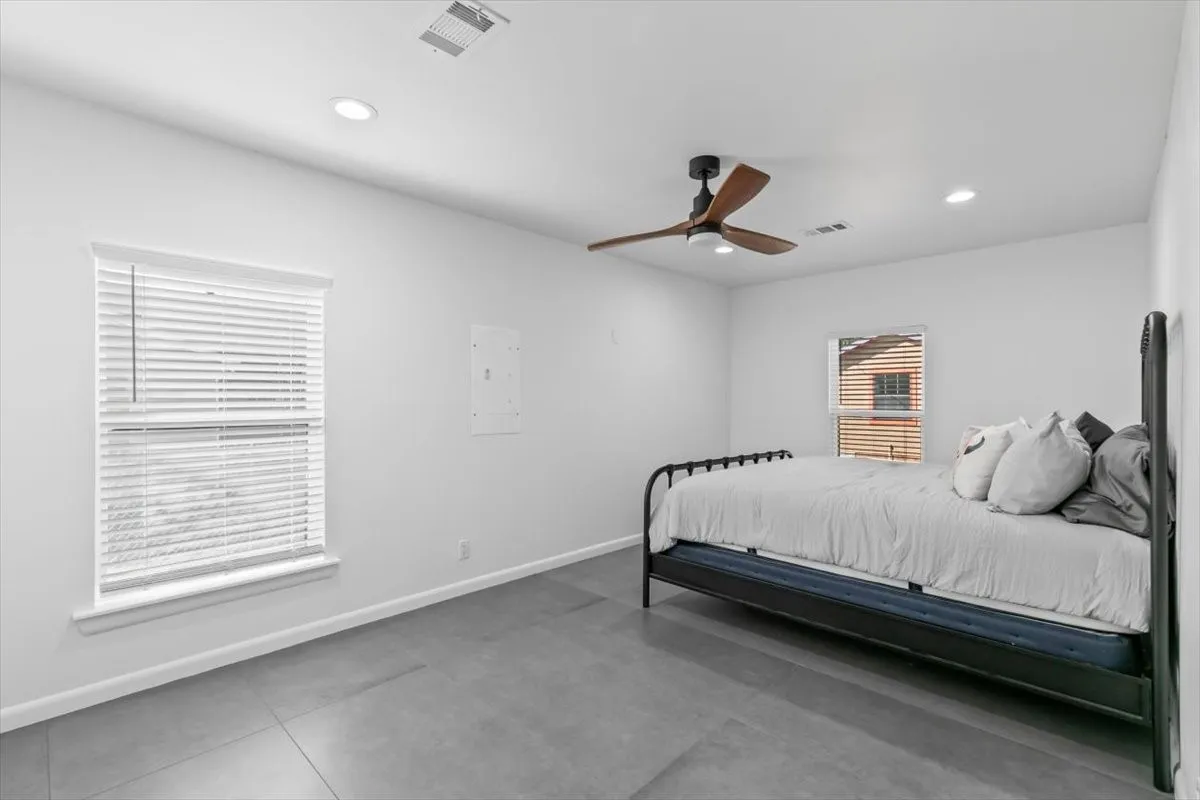 Single Family Residence For Rent in Tarrant County , 3528 Marquita Drive, Fort Worth, Texas 76116, 2 Bedroom, 1 Bathroom, Garage spaces, 1,100 Sqft, built in 1952, mls#21336405, Real Estate Agent in Fort Worth, Homes For Rent in Tarrant county, Homes For Rent in Fort Worth, Realtor in Fort Worth Texas, Real Estate Brokerage Independent Realty Texas, Luminita Cordes Realtor