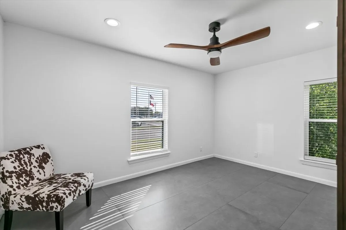 Single Family Residence For Rent in Tarrant County , 3528 Marquita Drive, Fort Worth, Texas 76116, 2 Bedroom, 1 Bathroom, Garage spaces, 1,100 Sqft, built in 1952, mls#21336405, Real Estate Agent in Fort Worth, Homes For Rent in Tarrant county, Homes For Rent in Fort Worth, Realtor in Fort Worth Texas, Real Estate Brokerage Independent Realty Texas, Luminita Cordes Realtor