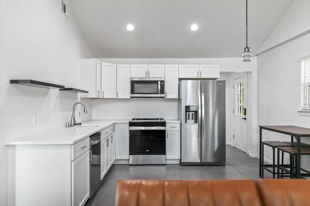 Single Family Residence For Rent in Tarrant County , 3528 Marquita Drive, Fort Worth, Texas 76116, 2 Bedroom, 1 Bathroom, Garage spaces, 1,100 Sqft, built in 1952, mls#21336405, Real Estate Agent in Fort Worth, Homes For Rent in Tarrant county, Homes For Rent in Fort Worth, Realtor in Fort Worth Texas, Real Estate Brokerage Independent Realty Texas, Luminita Cordes Realtor