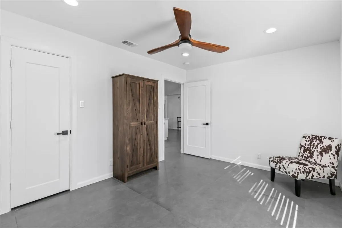 Single Family Residence For Rent in Tarrant County , 3528 Marquita Drive, Fort Worth, Texas 76116, 2 Bedroom, 1 Bathroom, Garage spaces, 1,100 Sqft, built in 1952, mls#21336405, Real Estate Agent in Fort Worth, Homes For Rent in Tarrant county, Homes For Rent in Fort Worth, Realtor in Fort Worth Texas, Real Estate Brokerage Independent Realty Texas, Luminita Cordes Realtor