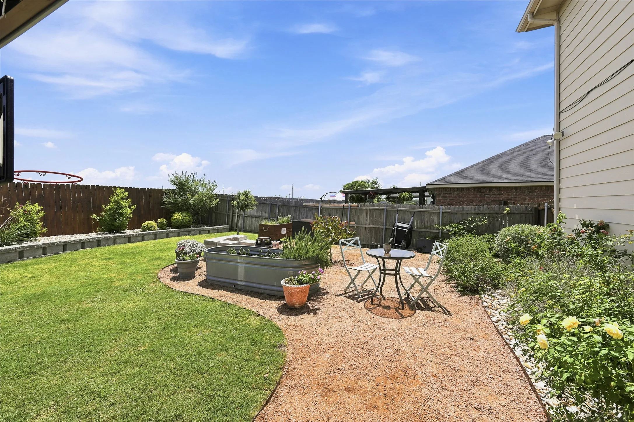 Single Family Residence For Sale in Ellis County , 212 Cheyenne Drive, Waxahachie, Texas 75165, 3 Bedroom, 4 Bathroom, 2 Garage spaces, 3,005 Sqft, built in 2006, mls#21335908, Real Estate Agent in Waxahachie, Homes For Sale in Ellis county, Homes For Sale in Waxahachie, Realtor in Waxahachie Texas, Real Estate Brokerage Independent Realty Texas, Luminita Cordes Realtor