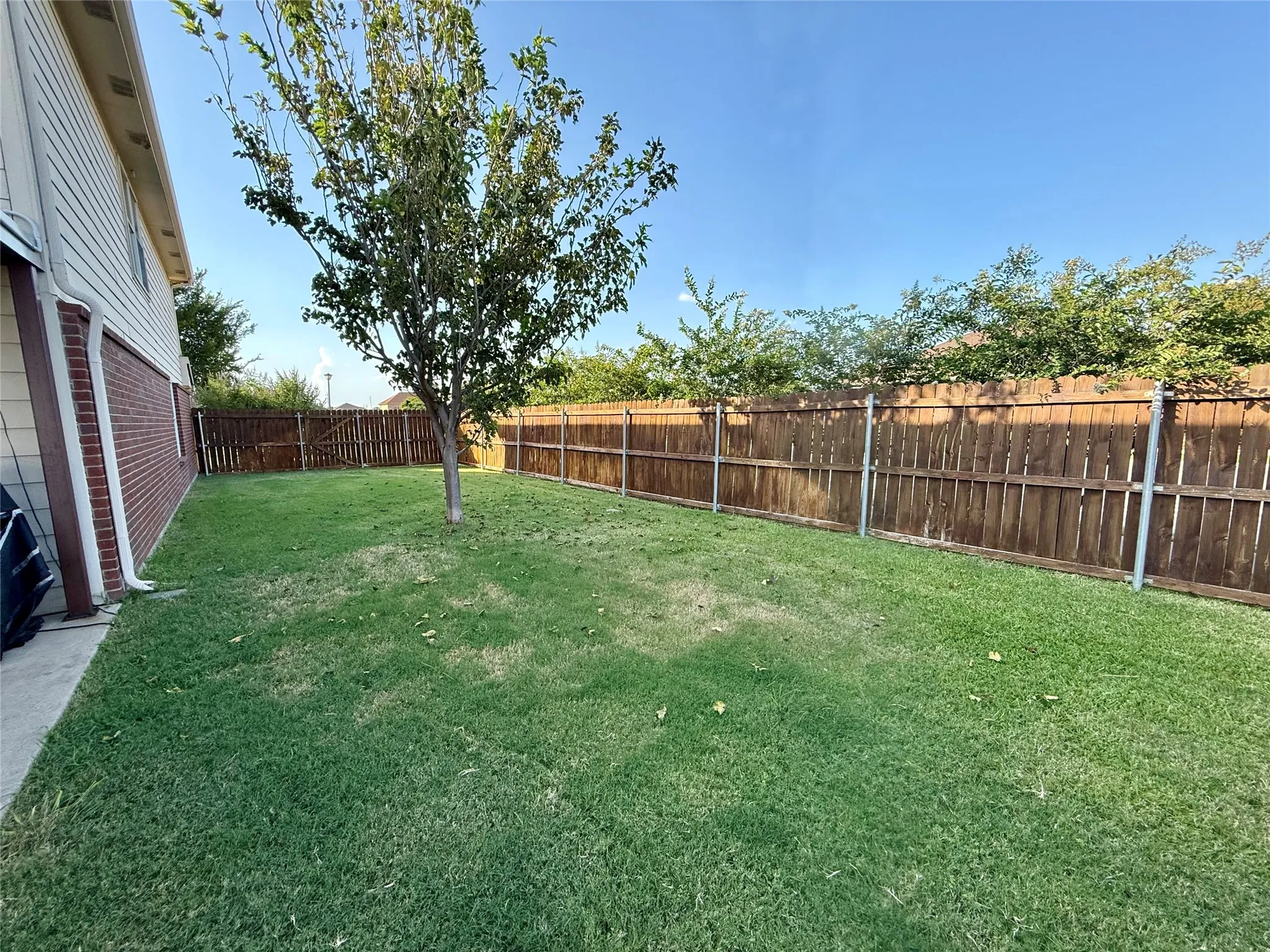 Single Family Residence For Sale in Ellis County , 212 Cheyenne Drive, Waxahachie, Texas 75165, 3 Bedroom, 4 Bathroom, 2 Garage spaces, 3,005 Sqft, built in 2006, mls#21335908, Real Estate Agent in Waxahachie, Homes For Sale in Ellis county, Homes For Sale in Waxahachie, Realtor in Waxahachie Texas, Real Estate Brokerage Independent Realty Texas, Luminita Cordes Realtor