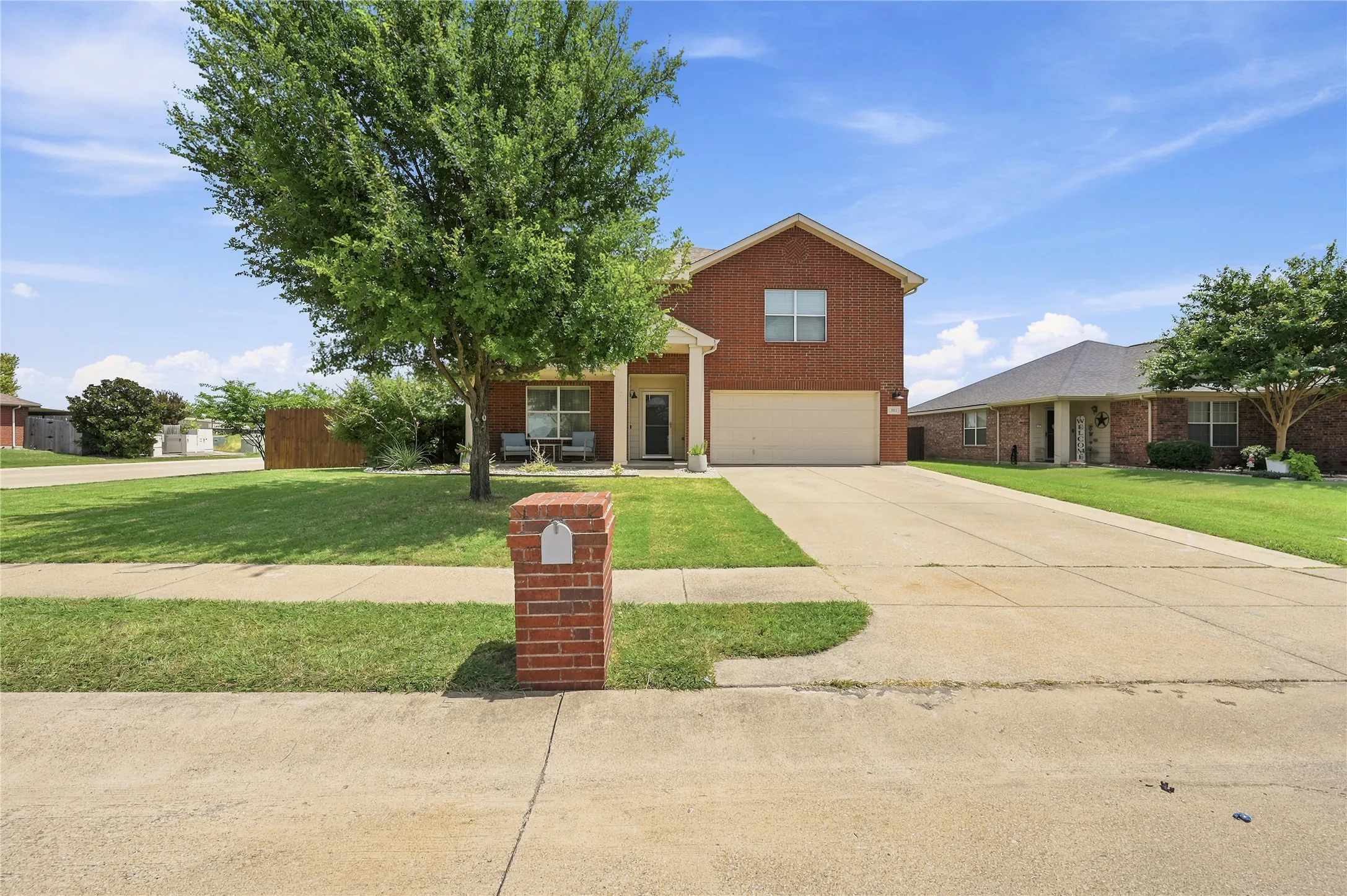 Single Family Residence For Sale in Ellis County , 212 Cheyenne Drive, Waxahachie, Texas 75165, 3 Bedroom, 4 Bathroom, 2 Garage spaces, 3,005 Sqft, built in 2006, mls#21335908, Real Estate Agent in Waxahachie, Homes For Sale in Ellis county, Homes For Sale in Waxahachie, Realtor in Waxahachie Texas, Real Estate Brokerage Independent Realty Texas, Luminita Cordes Realtor