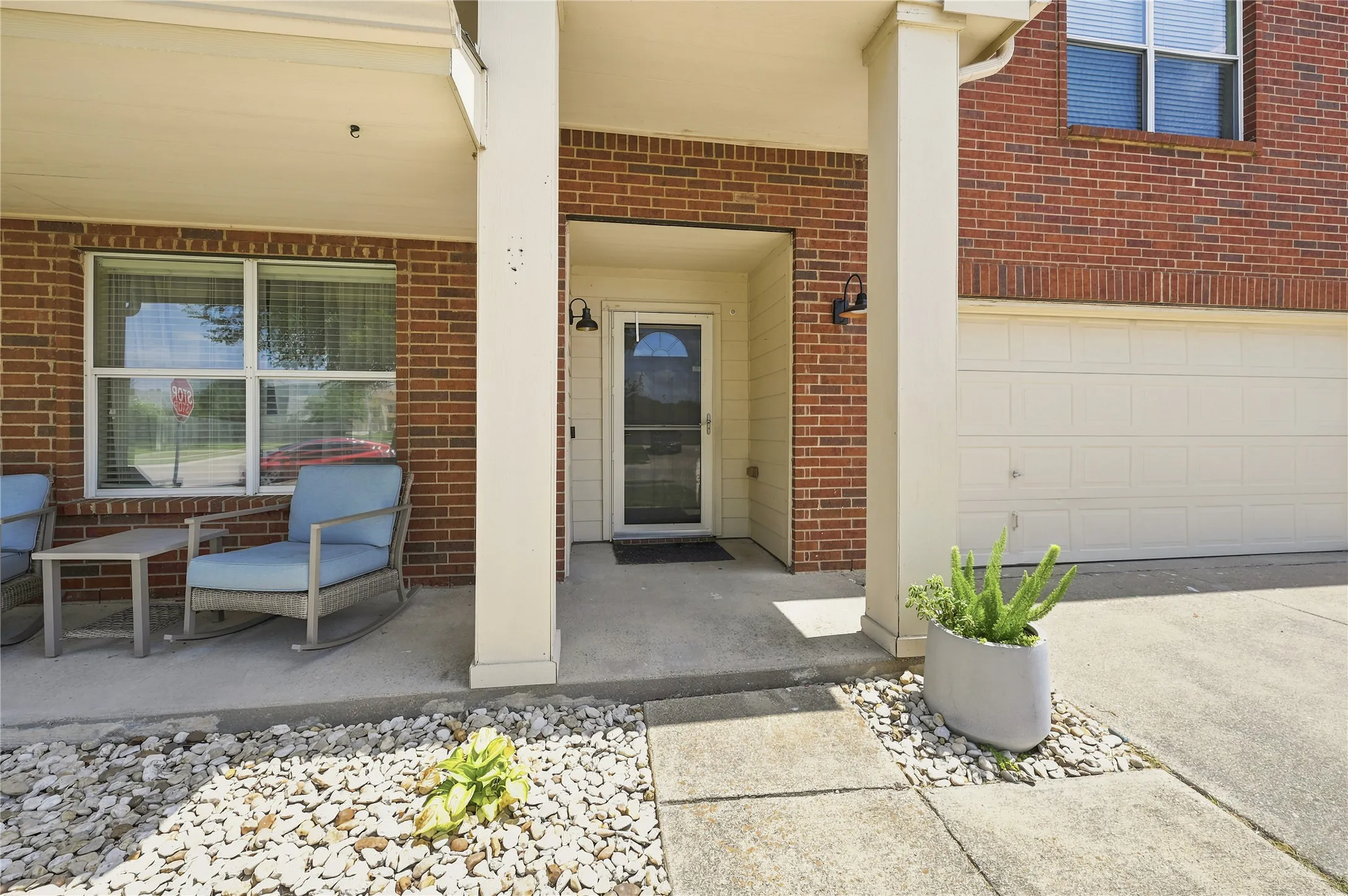 Single Family Residence For Sale in Ellis County , 212 Cheyenne Drive, Waxahachie, Texas 75165, 3 Bedroom, 4 Bathroom, 2 Garage spaces, 3,005 Sqft, built in 2006, mls#21335908, Real Estate Agent in Waxahachie, Homes For Sale in Ellis county, Homes For Sale in Waxahachie, Realtor in Waxahachie Texas, Real Estate Brokerage Independent Realty Texas, Luminita Cordes Realtor