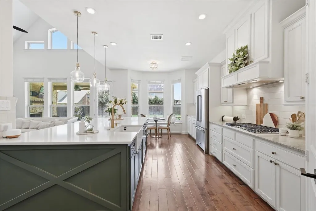Single Family Residence For Sale in Denton County , 6604 Elderberry Way, Flower Mound, Texas 76226, 4 Bedroom, 4 Bathroom, 3 Garage spaces, 3,735 Sqft, built in 2018, mls#21338648, Real Estate Agent in Flower Mound, Homes For Sale in Denton county, Homes For Sale in Flower Mound, Realtor in Flower Mound Texas, Real Estate Brokerage Independent Realty Texas, Luminita Cordes Realtor