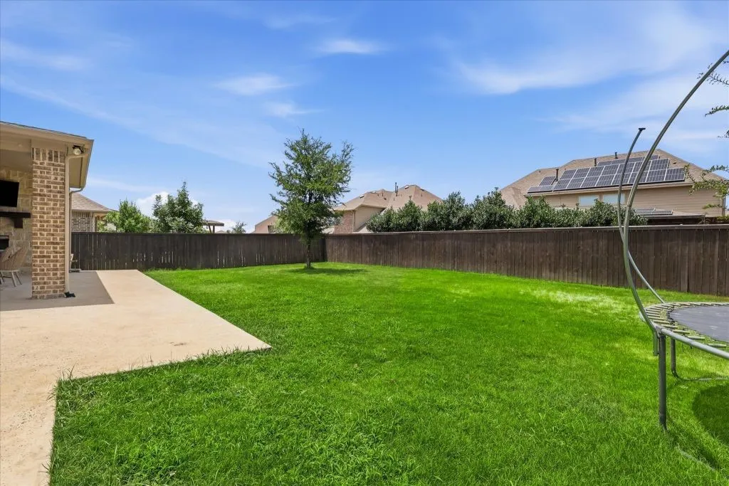 Single Family Residence For Sale in Denton County , 6604 Elderberry Way, Flower Mound, Texas 76226, 4 Bedroom, 4 Bathroom, 3 Garage spaces, 3,735 Sqft, built in 2018, mls#21338648, Real Estate Agent in Flower Mound, Homes For Sale in Denton county, Homes For Sale in Flower Mound, Realtor in Flower Mound Texas, Real Estate Brokerage Independent Realty Texas, Luminita Cordes Realtor
