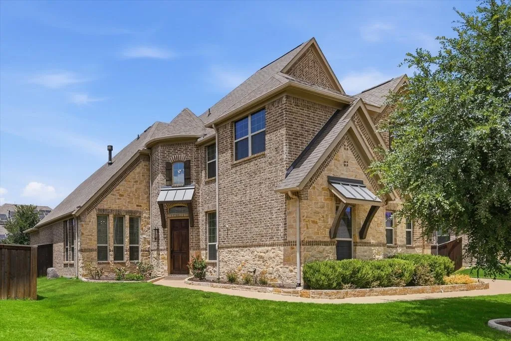 Single Family Residence For Sale in Denton County , 6604 Elderberry Way, Flower Mound, Texas 76226, 4 Bedroom, 4 Bathroom, 3 Garage spaces, 3,735 Sqft, built in 2018, mls#21338648, Real Estate Agent in Flower Mound, Homes For Sale in Denton county, Homes For Sale in Flower Mound, Realtor in Flower Mound Texas, Real Estate Brokerage Independent Realty Texas, Luminita Cordes Realtor