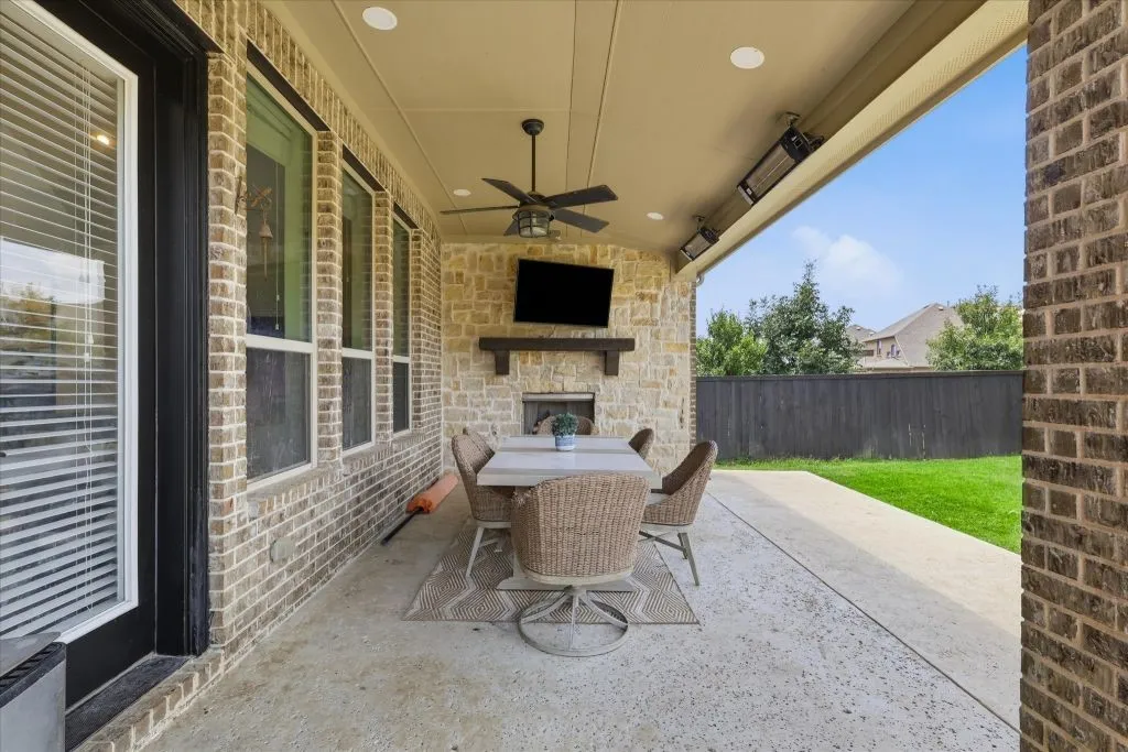 Single Family Residence For Sale in Denton County , 6604 Elderberry Way, Flower Mound, Texas 76226, 4 Bedroom, 4 Bathroom, 3 Garage spaces, 3,735 Sqft, built in 2018, mls#21338648, Real Estate Agent in Flower Mound, Homes For Sale in Denton county, Homes For Sale in Flower Mound, Realtor in Flower Mound Texas, Real Estate Brokerage Independent Realty Texas, Luminita Cordes Realtor