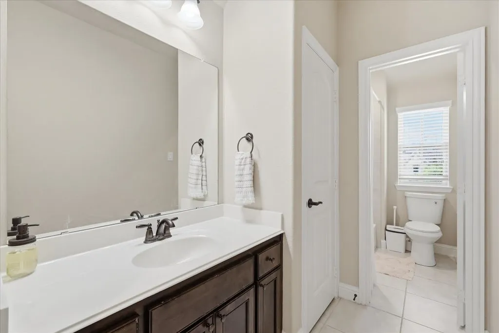Single Family Residence For Sale in Denton County , 6604 Elderberry Way, Flower Mound, Texas 76226, 4 Bedroom, 4 Bathroom, 3 Garage spaces, 3,735 Sqft, built in 2018, mls#21338648, Real Estate Agent in Flower Mound, Homes For Sale in Denton county, Homes For Sale in Flower Mound, Realtor in Flower Mound Texas, Real Estate Brokerage Independent Realty Texas, Luminita Cordes Realtor