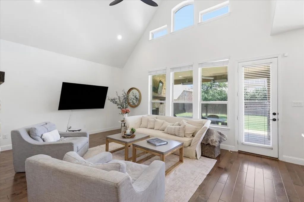 Single Family Residence For Sale in Denton County , 6604 Elderberry Way, Flower Mound, Texas 76226, 4 Bedroom, 4 Bathroom, 3 Garage spaces, 3,735 Sqft, built in 2018, mls#21338648, Real Estate Agent in Flower Mound, Homes For Sale in Denton county, Homes For Sale in Flower Mound, Realtor in Flower Mound Texas, Real Estate Brokerage Independent Realty Texas, Luminita Cordes Realtor