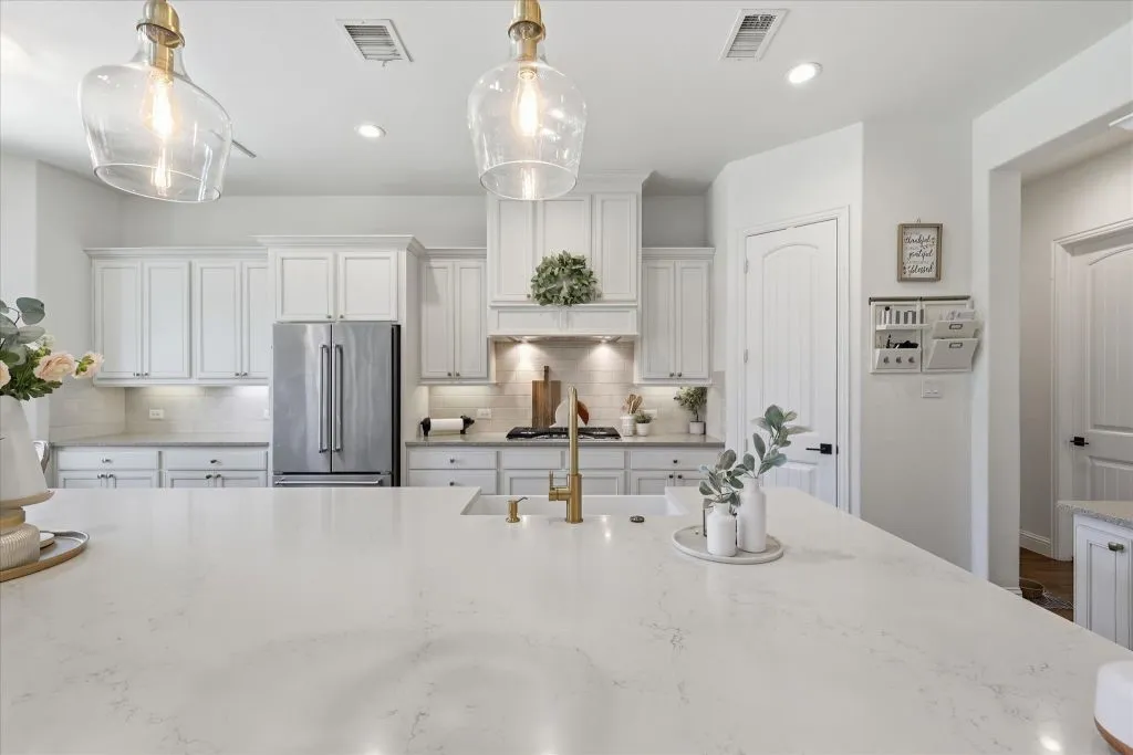 Single Family Residence For Sale in Denton County , 6604 Elderberry Way, Flower Mound, Texas 76226, 4 Bedroom, 4 Bathroom, 3 Garage spaces, 3,735 Sqft, built in 2018, mls#21338648, Real Estate Agent in Flower Mound, Homes For Sale in Denton county, Homes For Sale in Flower Mound, Realtor in Flower Mound Texas, Real Estate Brokerage Independent Realty Texas, Luminita Cordes Realtor