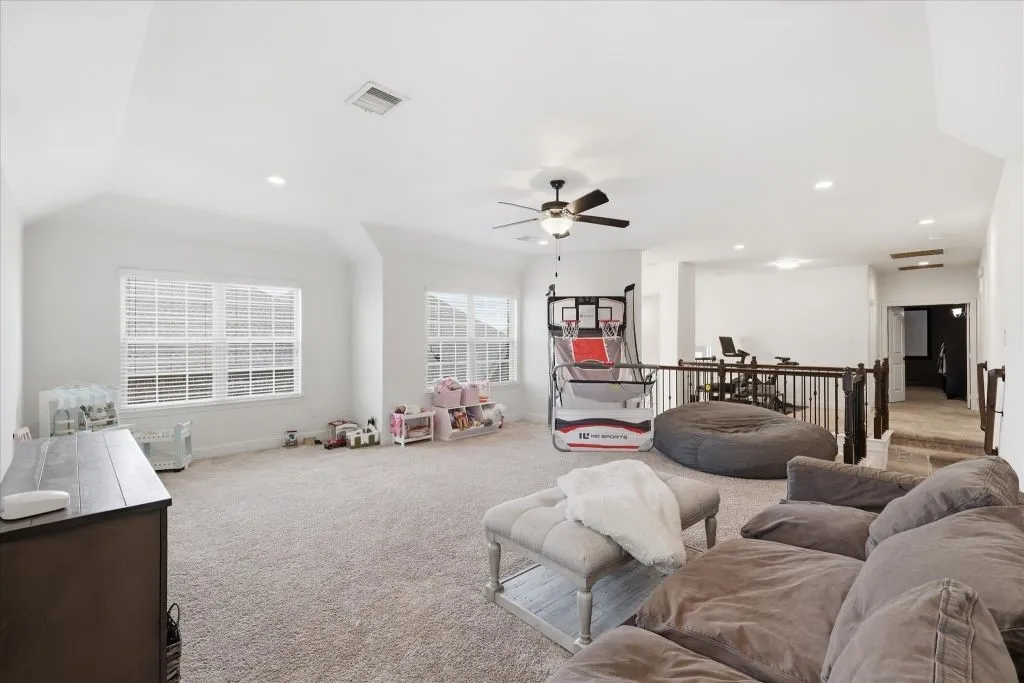 Single Family Residence For Sale in Denton County , 6604 Elderberry Way, Flower Mound, Texas 76226, 4 Bedroom, 4 Bathroom, 3 Garage spaces, 3,735 Sqft, built in 2018, mls#21338648, Real Estate Agent in Flower Mound, Homes For Sale in Denton county, Homes For Sale in Flower Mound, Realtor in Flower Mound Texas, Real Estate Brokerage Independent Realty Texas, Luminita Cordes Realtor