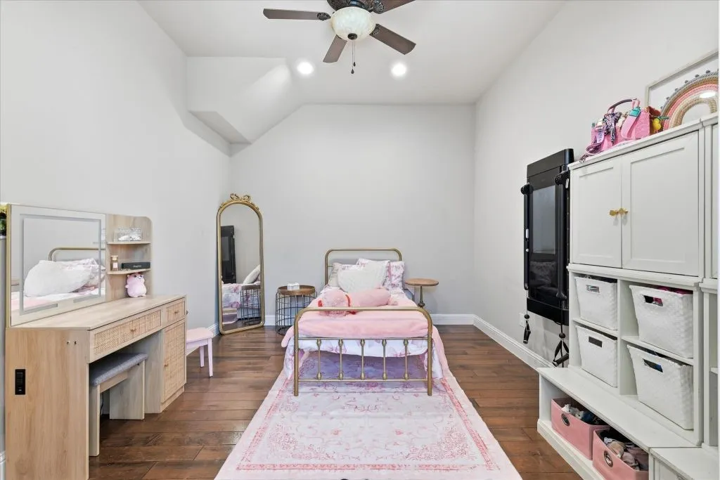 Single Family Residence For Sale in Denton County , 6604 Elderberry Way, Flower Mound, Texas 76226, 4 Bedroom, 4 Bathroom, 3 Garage spaces, 3,735 Sqft, built in 2018, mls#21338648, Real Estate Agent in Flower Mound, Homes For Sale in Denton county, Homes For Sale in Flower Mound, Realtor in Flower Mound Texas, Real Estate Brokerage Independent Realty Texas, Luminita Cordes Realtor