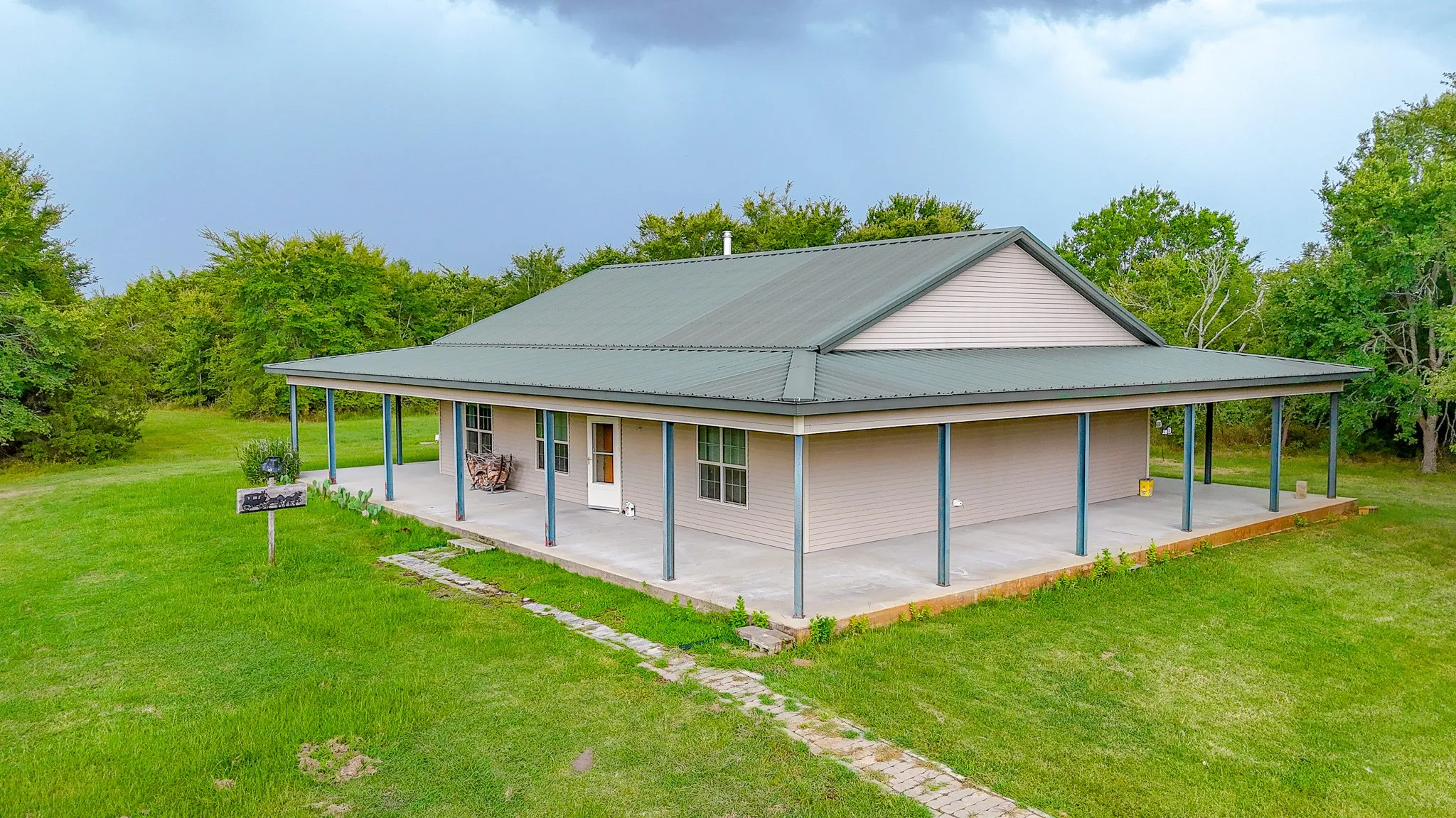 Farm For Sale in Navarro County , 9982 County Road 4200, Kerens, Texas 75144, 3 Bedroom, 2 Bathroom, 2 Garage spaces, 1,800 Sqft, built in 2016, mls#21338721, Real Estate Agent in Kerens, Homes For Sale in Navarro county, Homes For Sale in Kerens, Realtor in Kerens Texas, Real Estate Brokerage Independent Realty Texas, Luminita Cordes Realtor