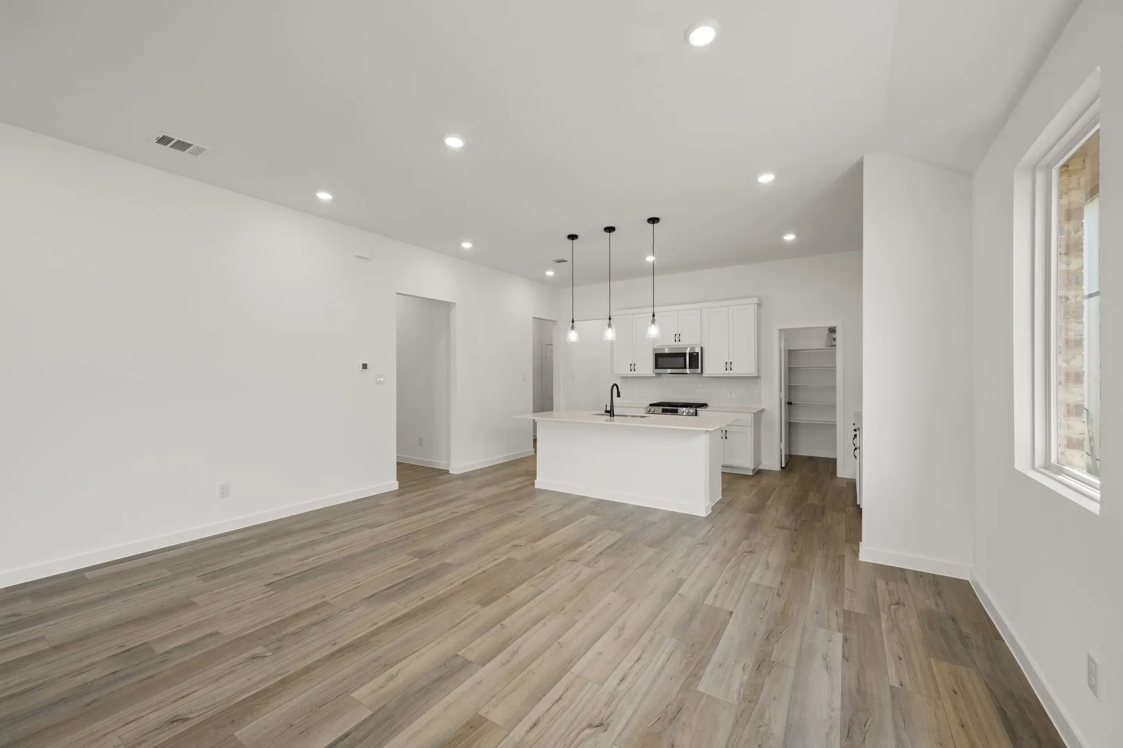 641 Tyronza- DIning-2
