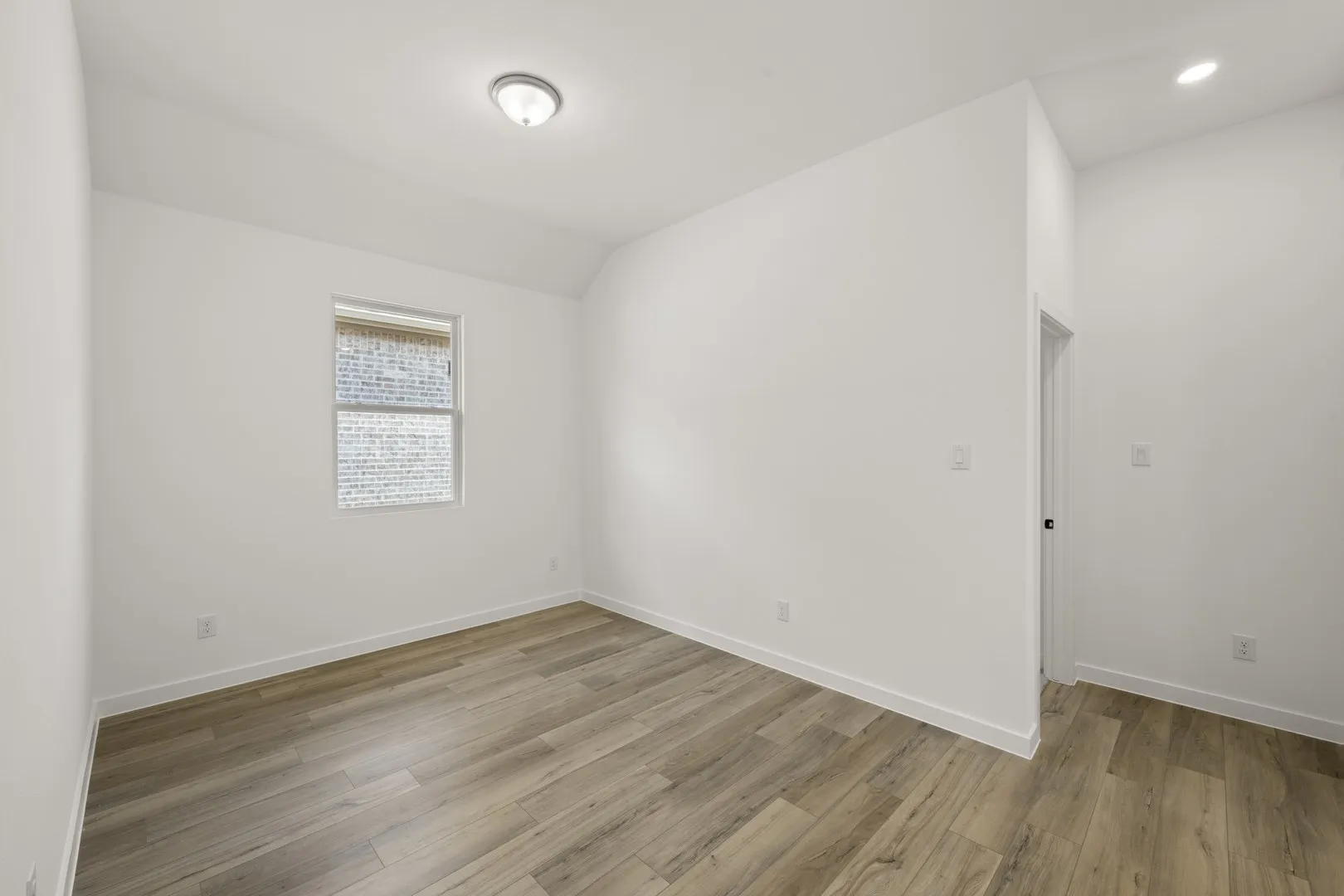 641 Tyronza- Gameroom-1