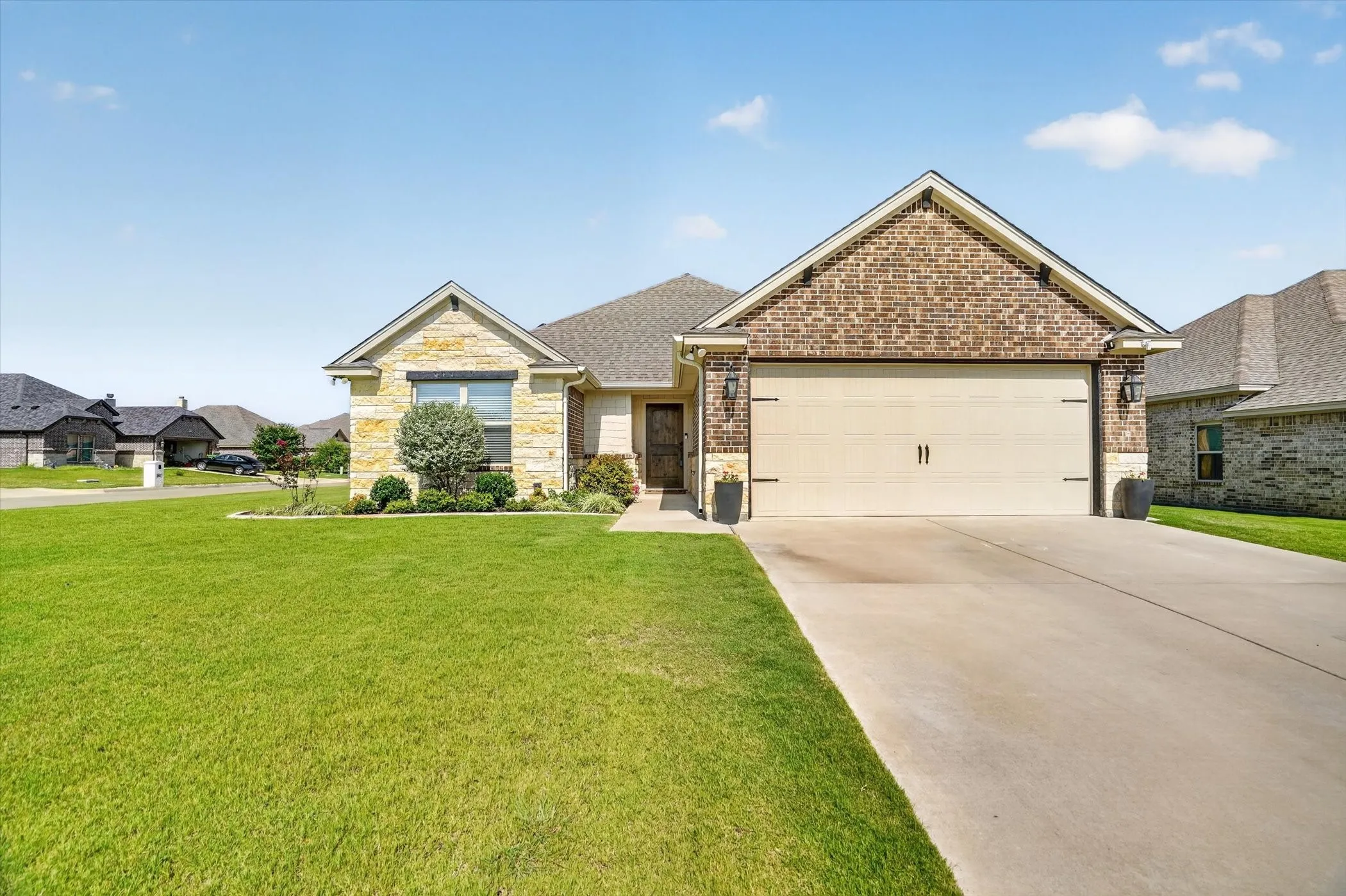 Single Family Residence For Sale in Johnson County , 108 Meritt Street, Godley, Texas 76044, 3 Bedroom, 2 Bathroom, 2 Garage spaces, 1,543 Sqft, built in 2020, mls#21330150, Real Estate Agent in Godley, Homes For Sale in Johnson county, Homes For Sale in Godley, Realtor in Godley Texas, Real Estate Brokerage Independent Realty Texas, Luminita Cordes Realtor
