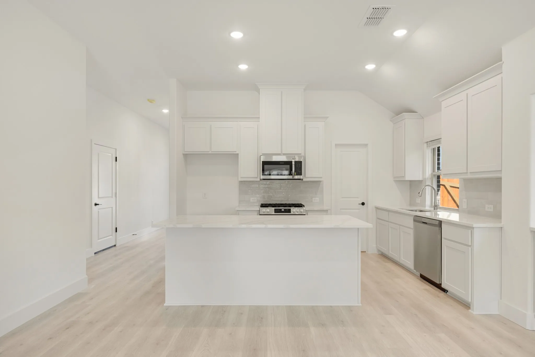 Single Family Residence For Sale in Johnson County , 921 Ridgehurst Drive, Godley, Texas 76044, 4 Bedroom, 2 Bathroom, 2 Garage spaces, 2,034 Sqft, built in 2026, mls#21338815, Real Estate Agent in Godley, Homes For Sale in Johnson county, Homes For Sale in Godley, Realtor in Godley Texas, Real Estate Brokerage Independent Realty Texas, Luminita Cordes Realtor